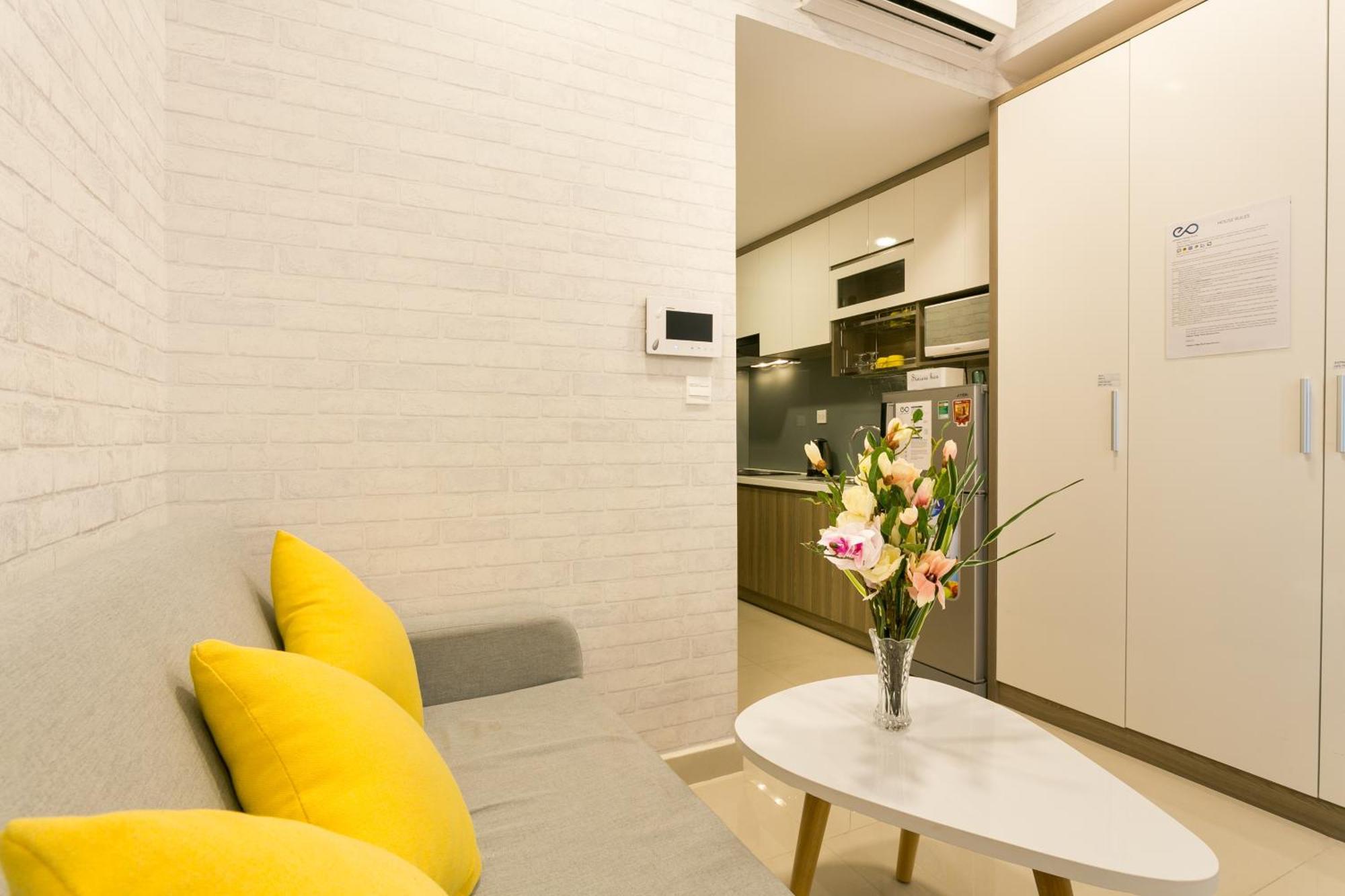Business District Rivergate - Free Pickup & Pool Apartment