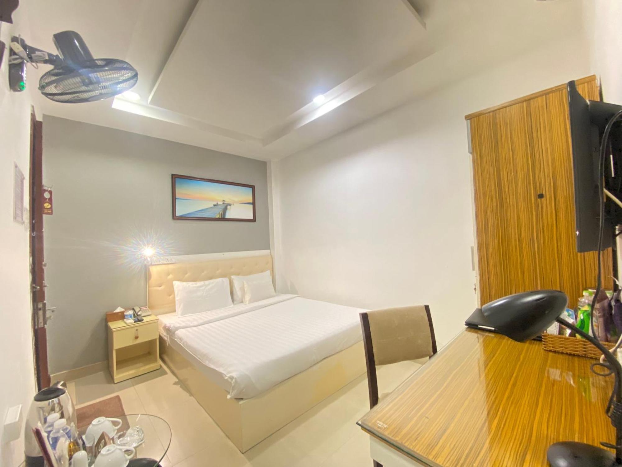 Hotel A25 - 13 Bui Thi Xuan 2*