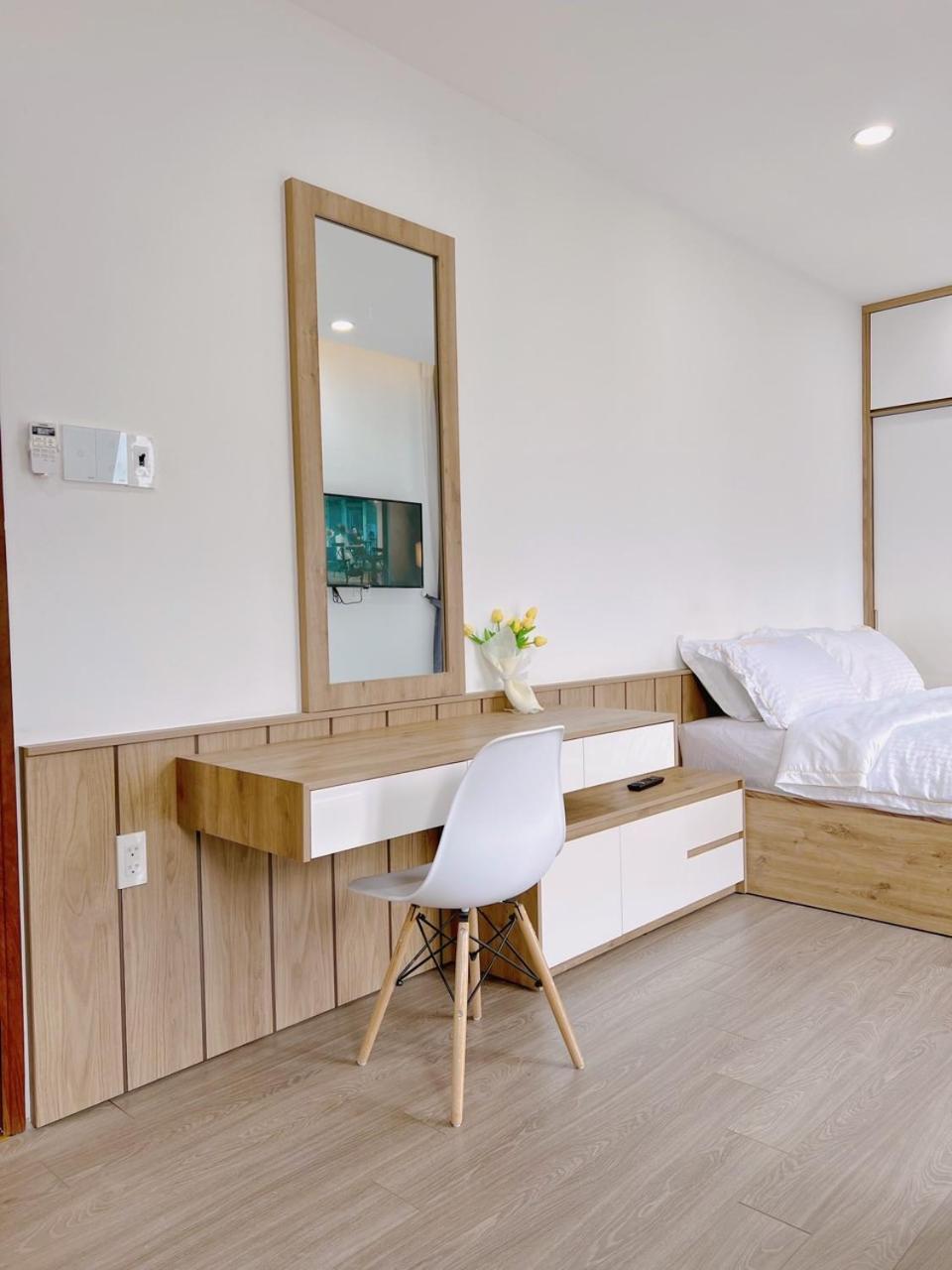 Riverside House Near Airport. Co Phong Khach Rieng Apartment *