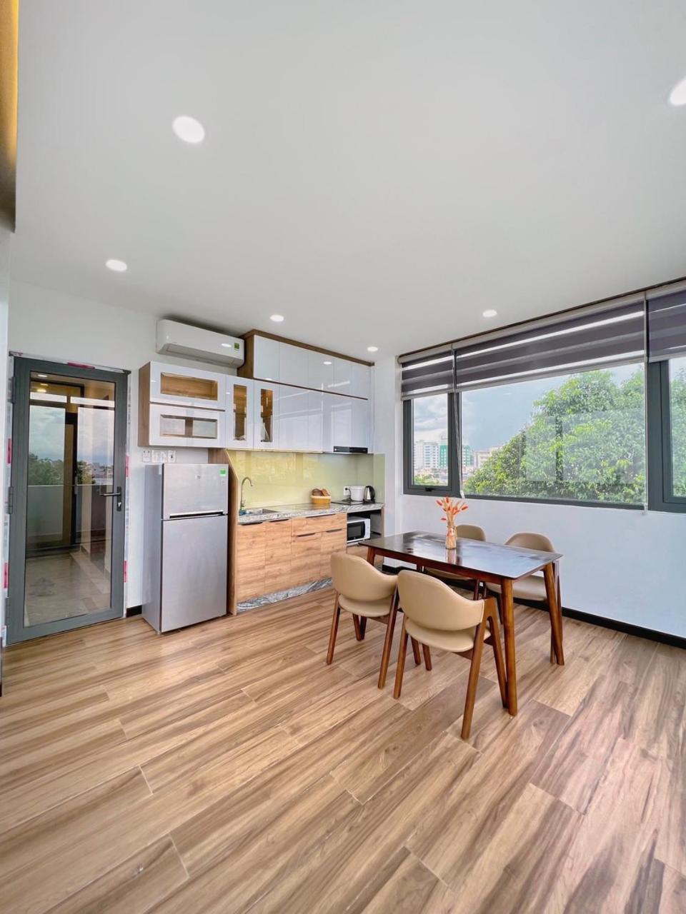 Riverside House Near Airport. Co Phong Khach Rieng Apartment *