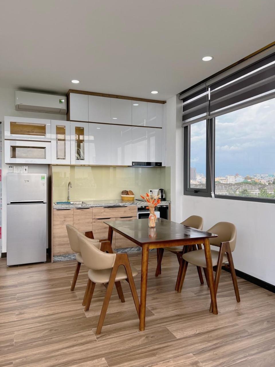 Riverside House Near Airport. Co Phong Khach Rieng Apartment