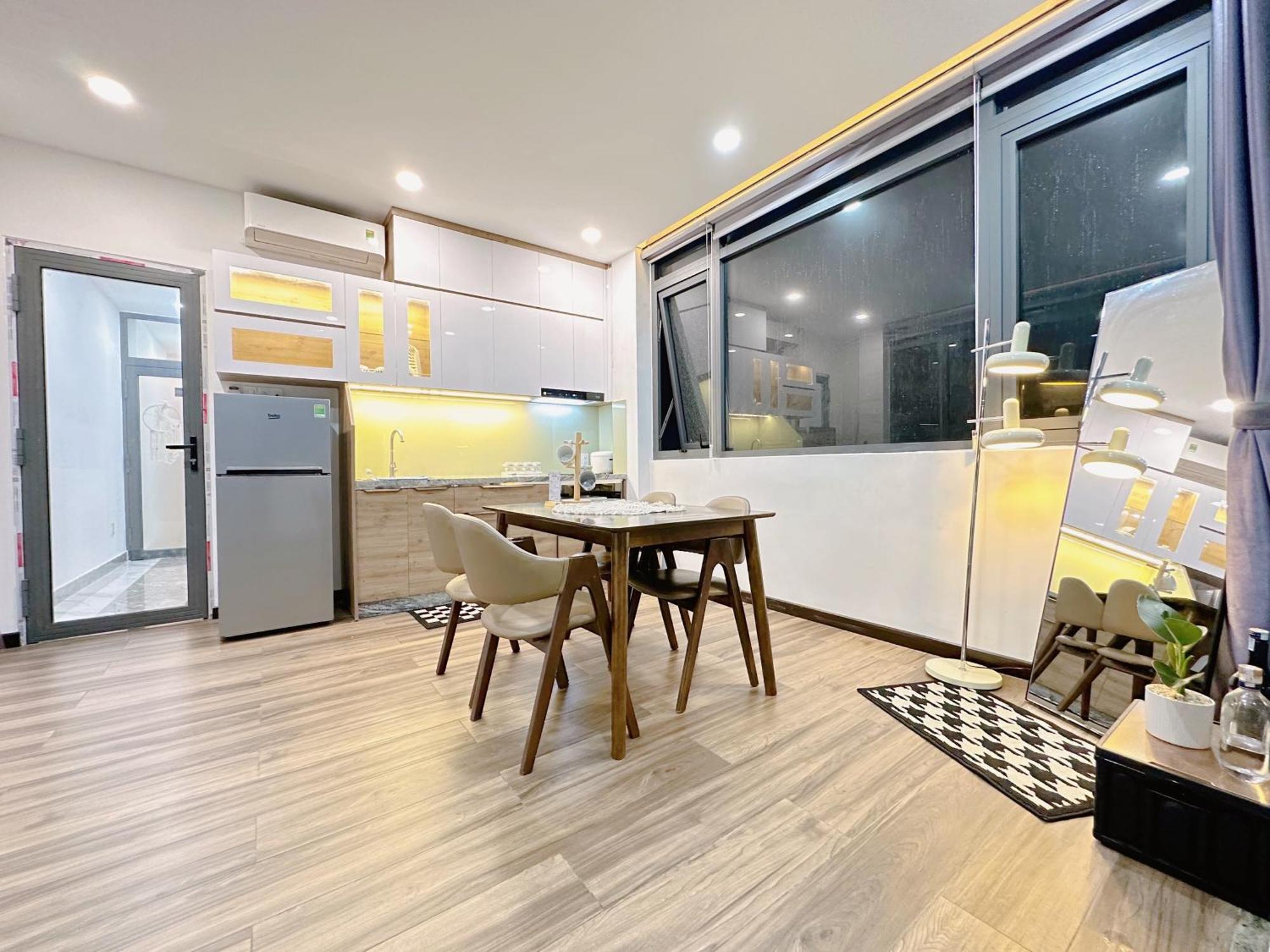 Riverside House Near Airport. Co Phong Khach Rieng Apartment *