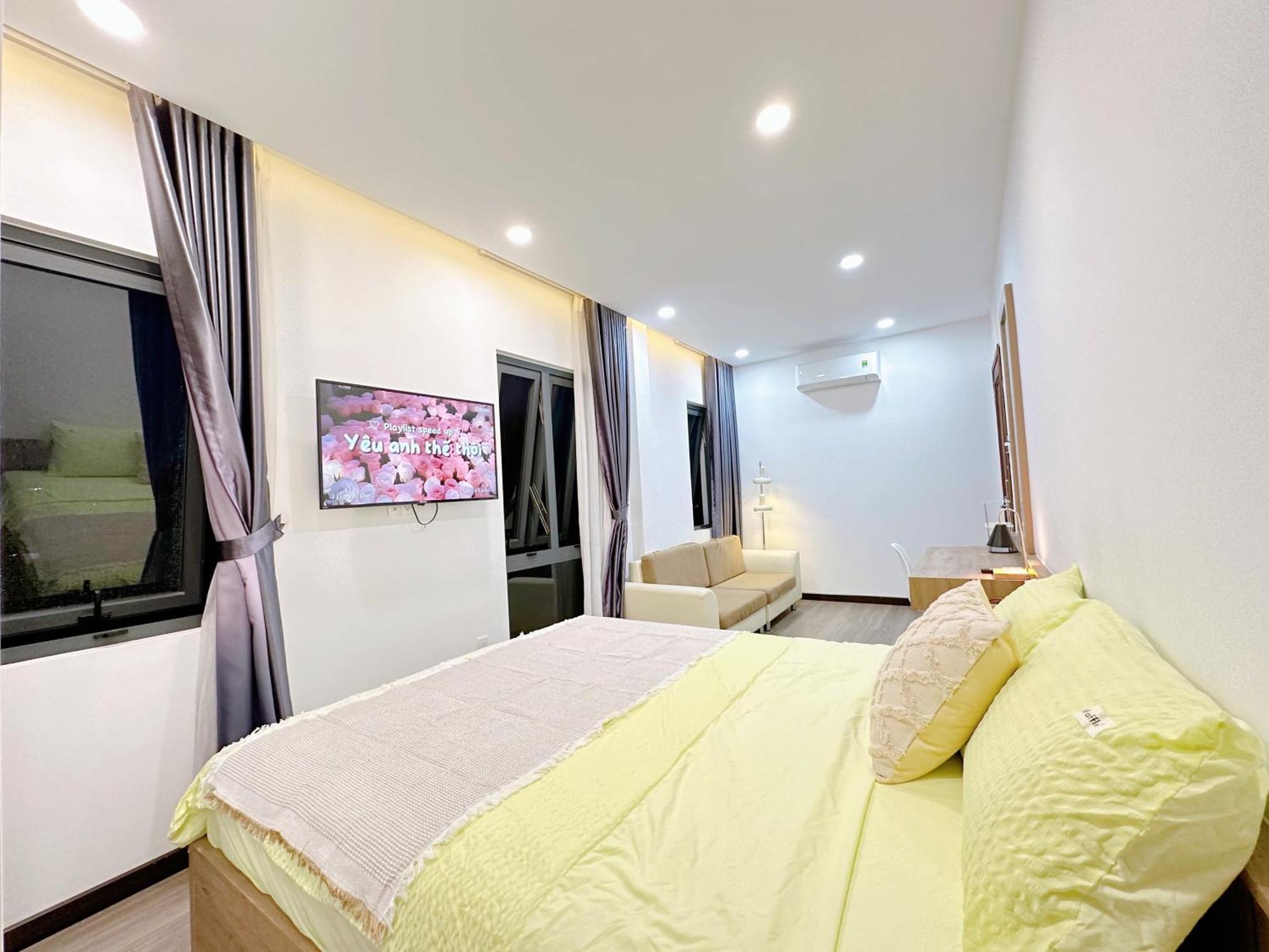 Riverside House Near Airport. Co Phong Khach Rieng Apartment Ho Chi Minh City