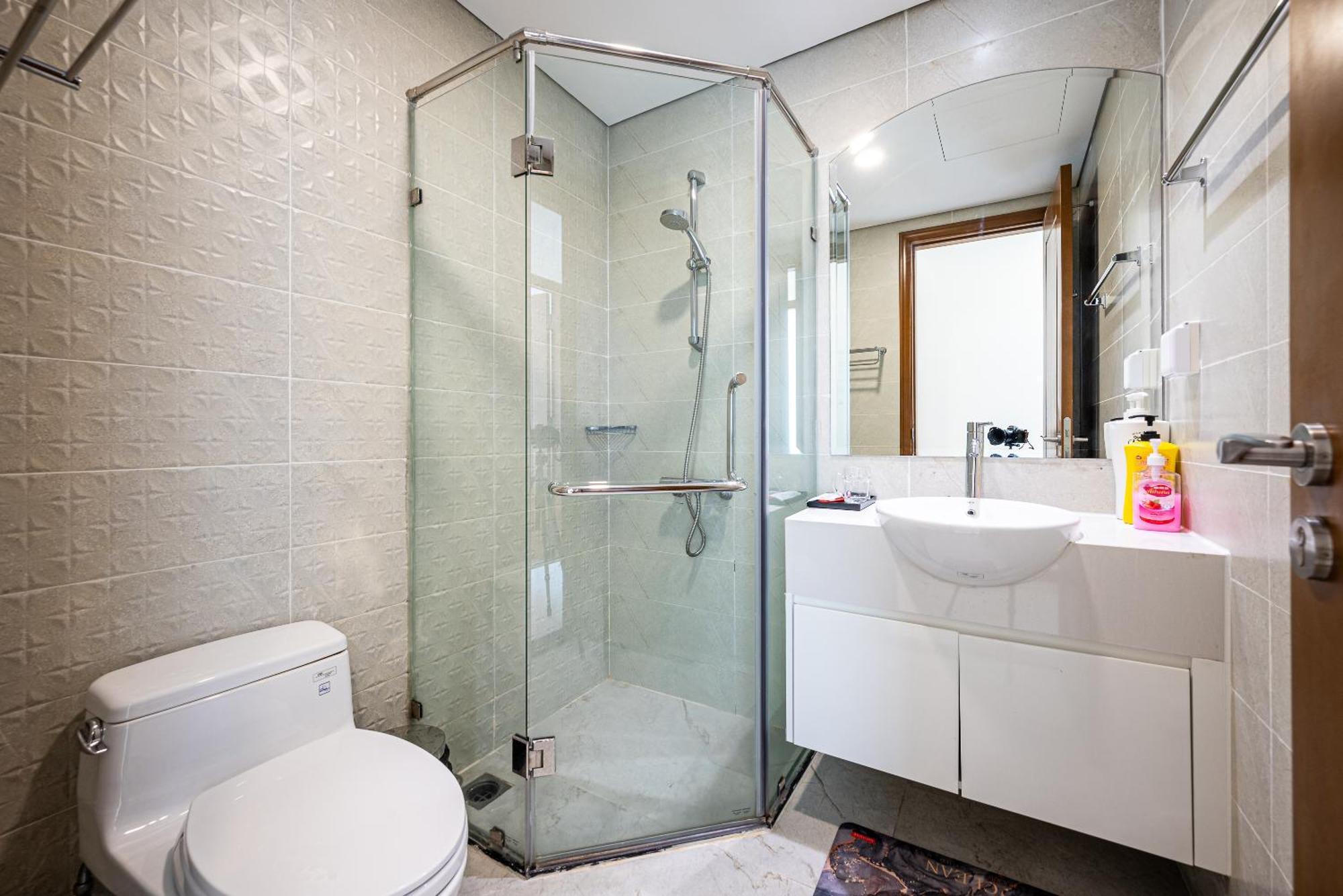 Khách sạn hẻo lánh Vinhomes Condotel Luxury Art In TP. Hồ Chí Minh