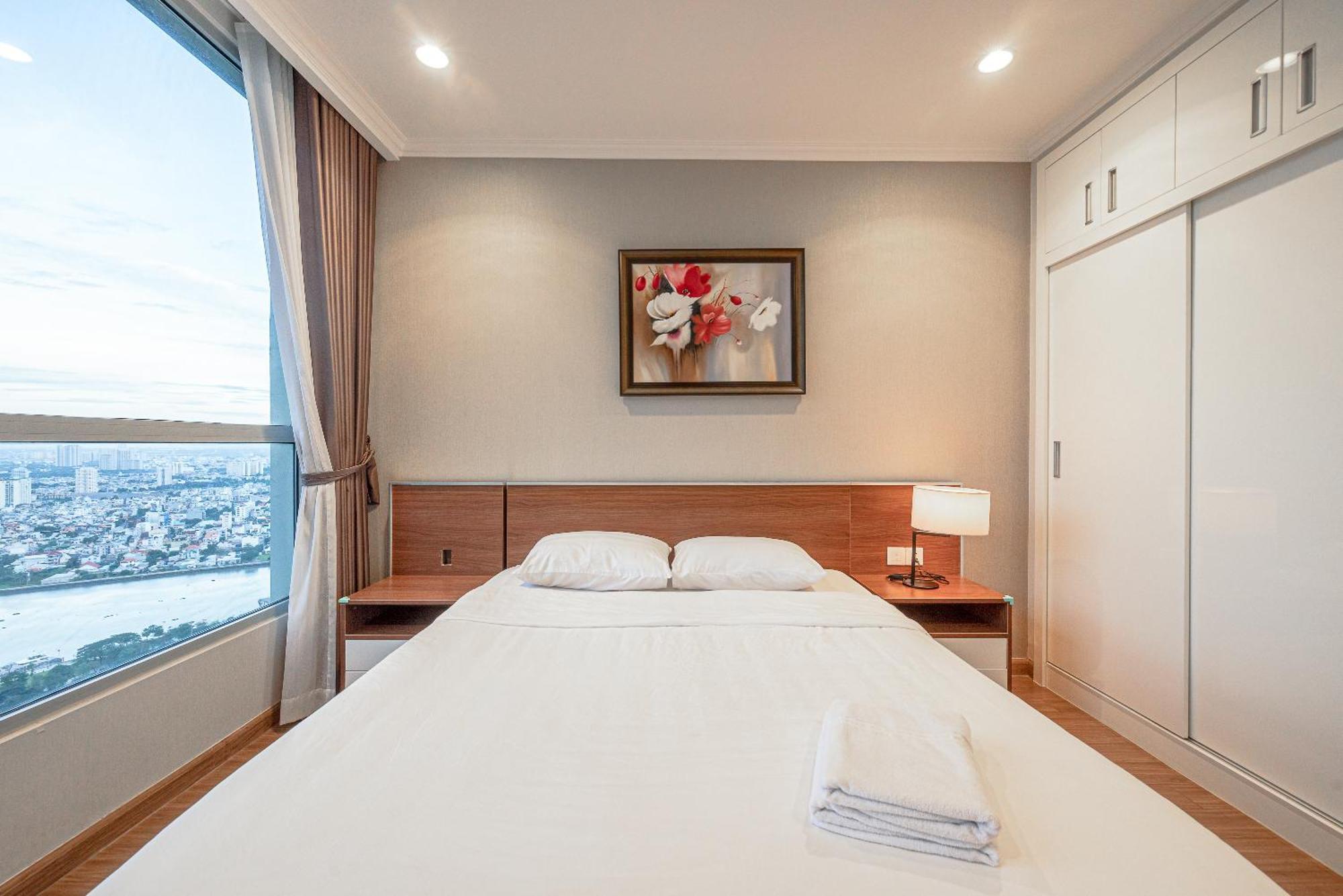 Khách sạn hẻo lánh Vinhomes Condotel Luxury Art In 4*