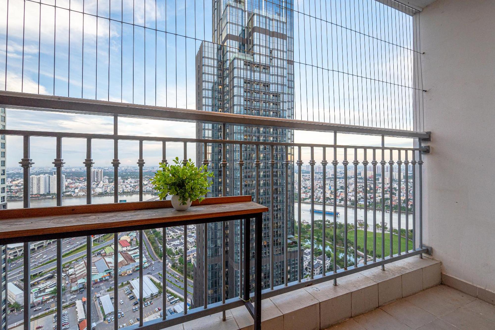Khách sạn hẻo lánh Vinhomes Condotel Luxury Art In 4*