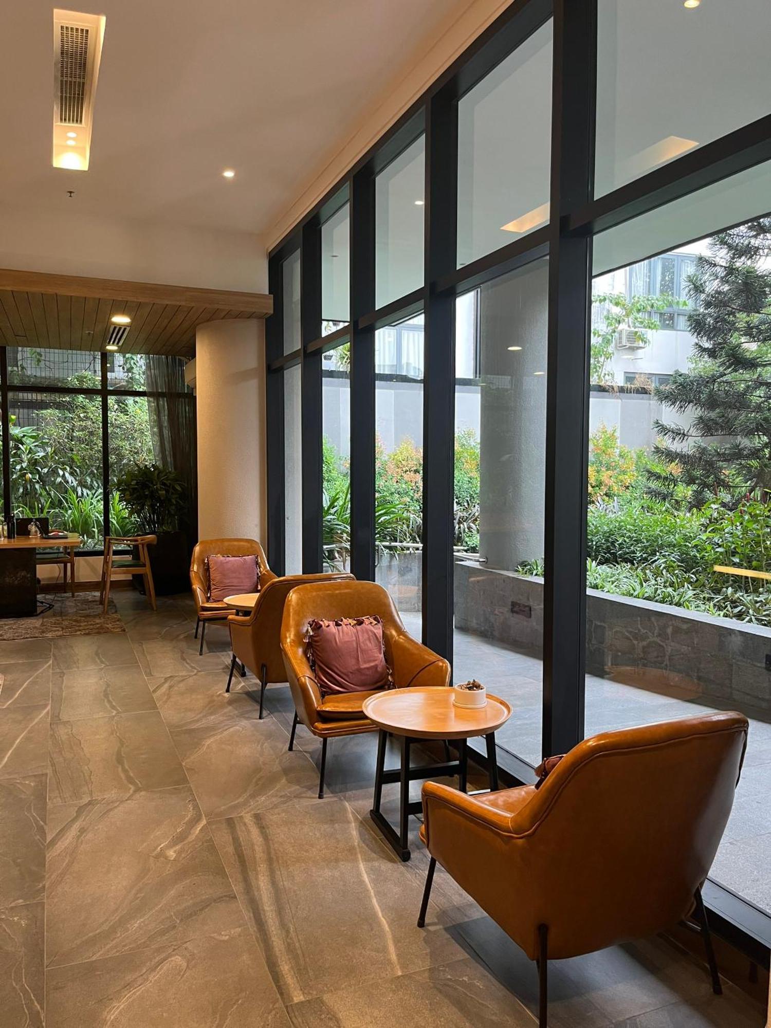 Luxury Zenity 2br In D1 Somerset's Quality Apartment
