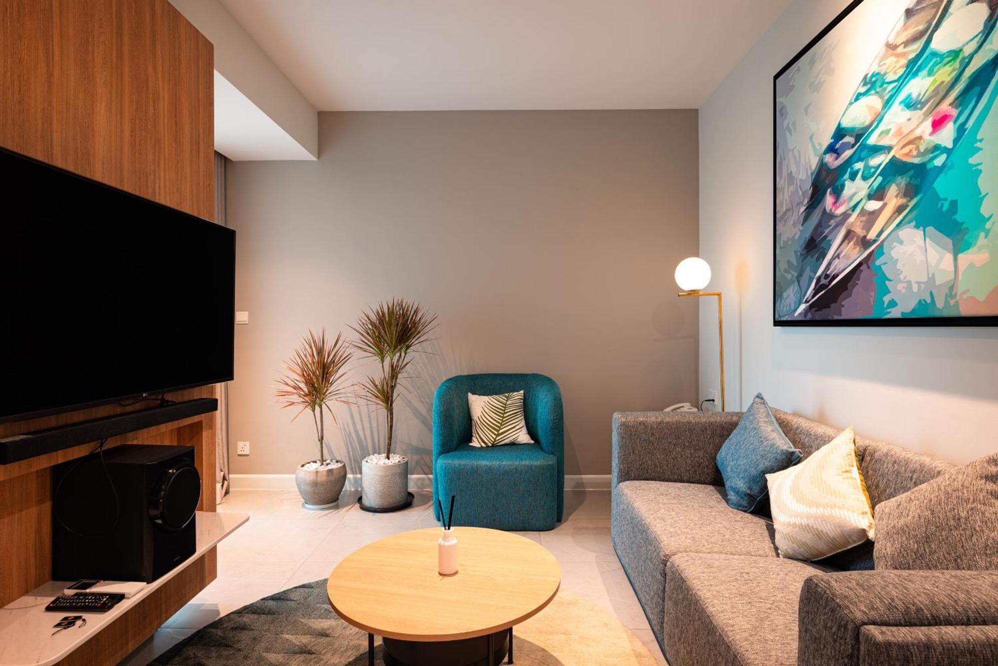 Luxury Zenity 2br In D1 Somerset's Quality