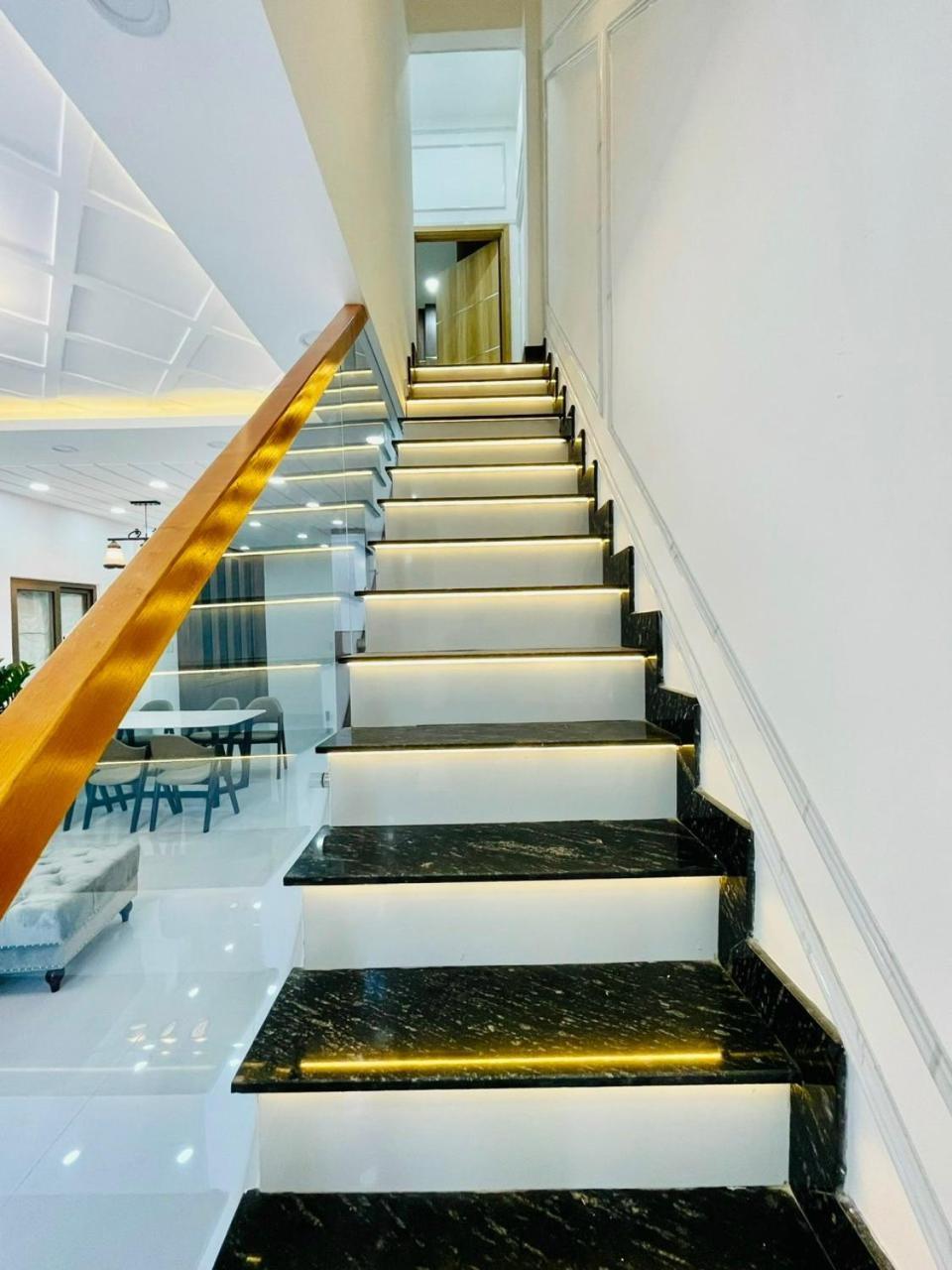 Urban Tranquility Go Vap 2br Apartment Ho Chi Minh City