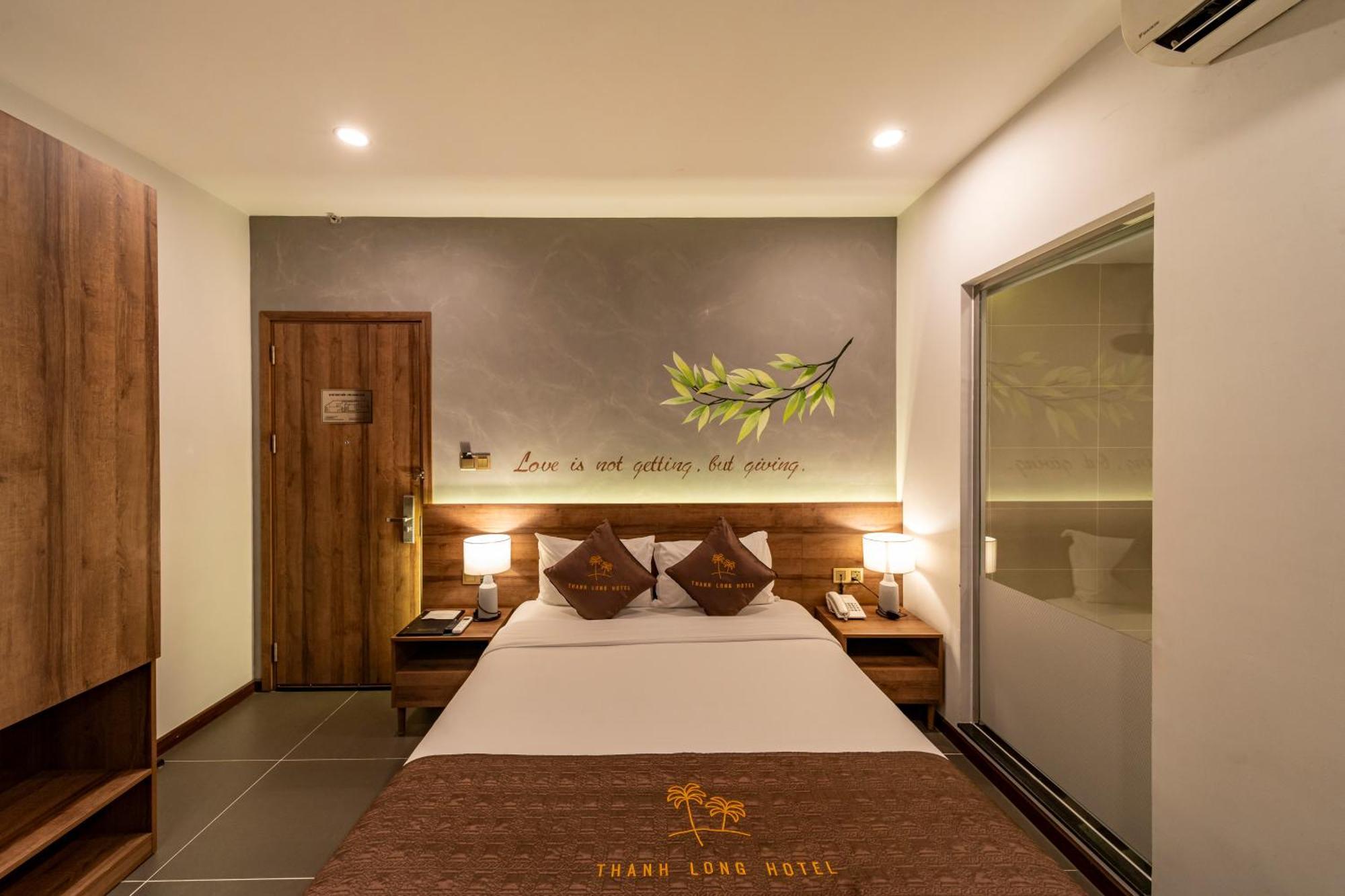 Thanh Long - Bach Dang 3*