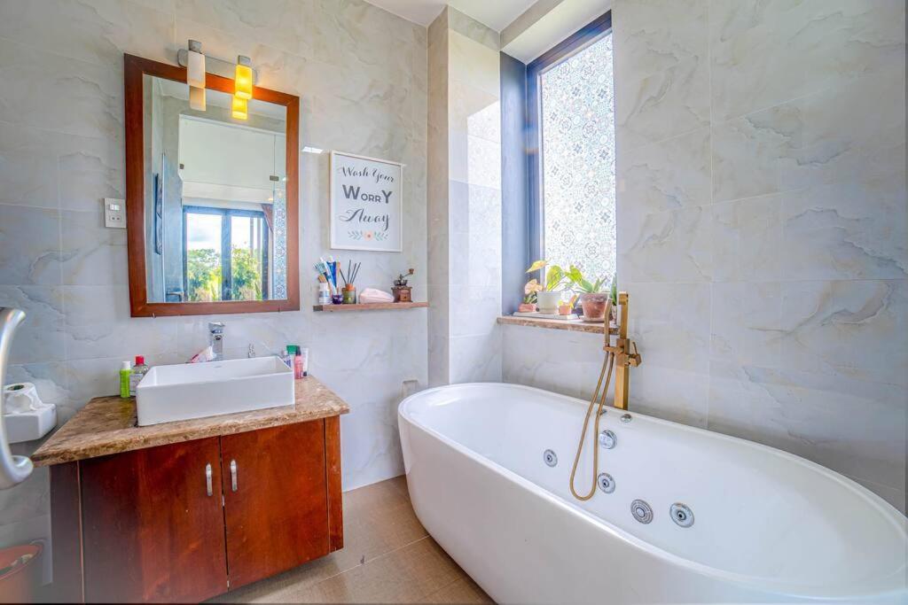 Villa Maison Khu Vuon Nhiet Doi