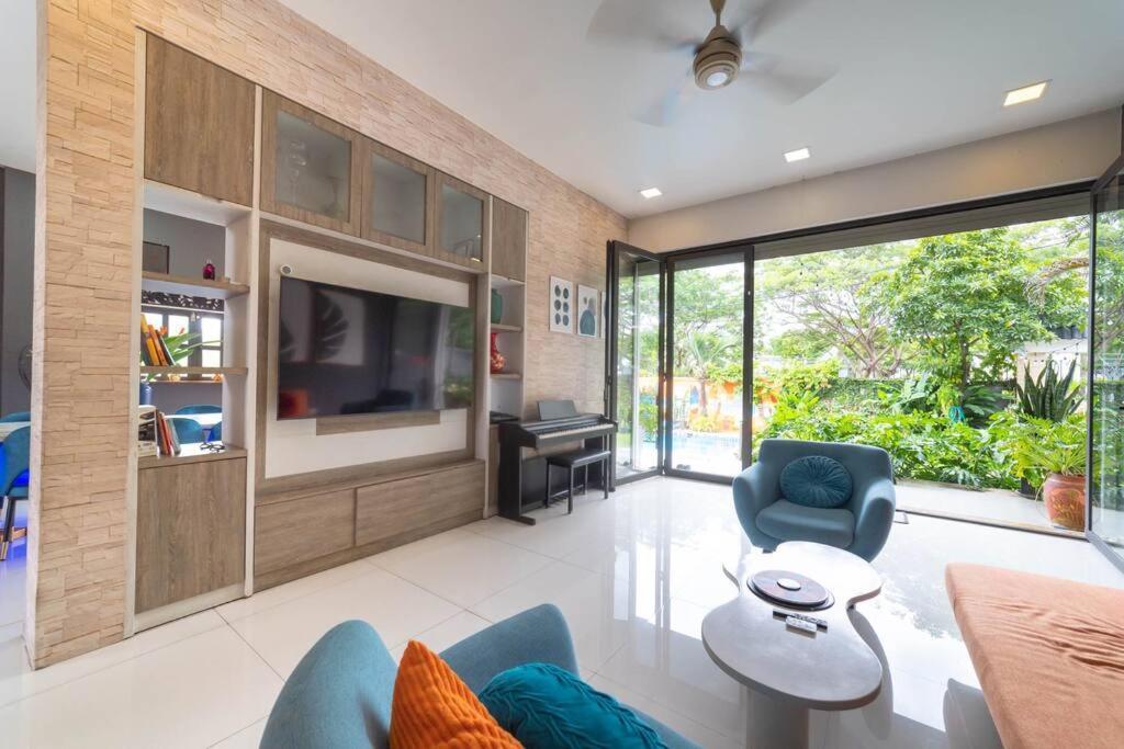 Maison Khu Vuon Nhiet Doi Ho Chi Minh City