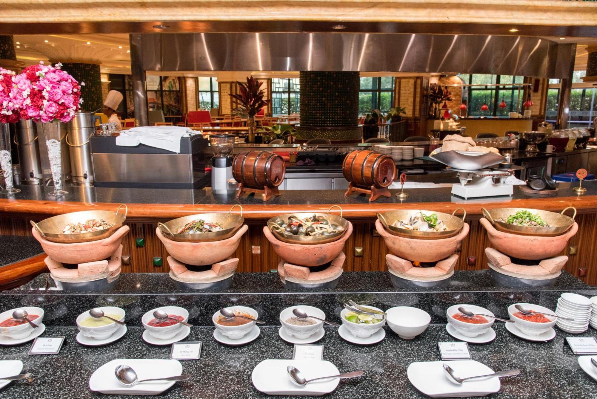 Windsor Plaza Hotel 5*