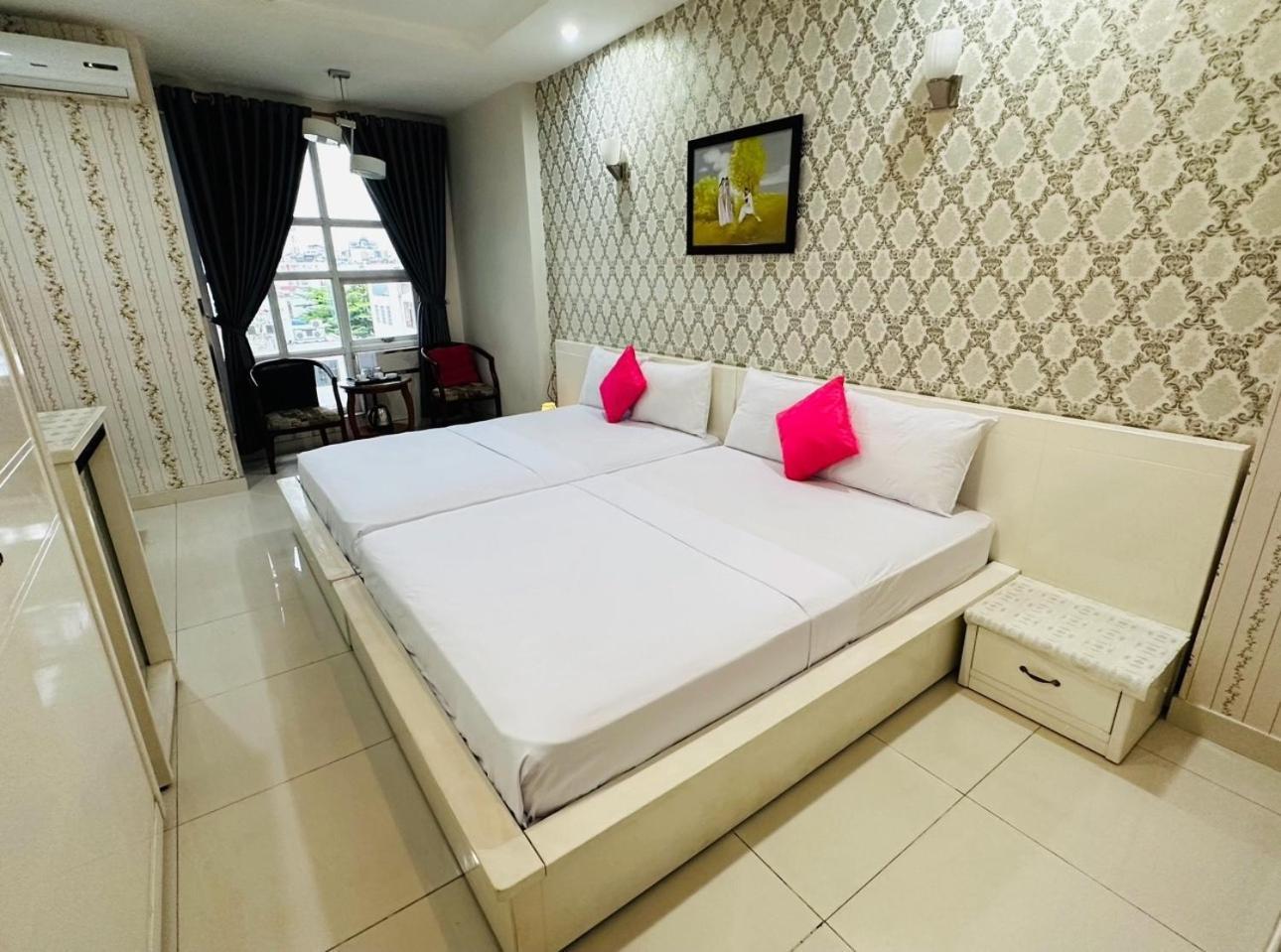 Redflower Hotel