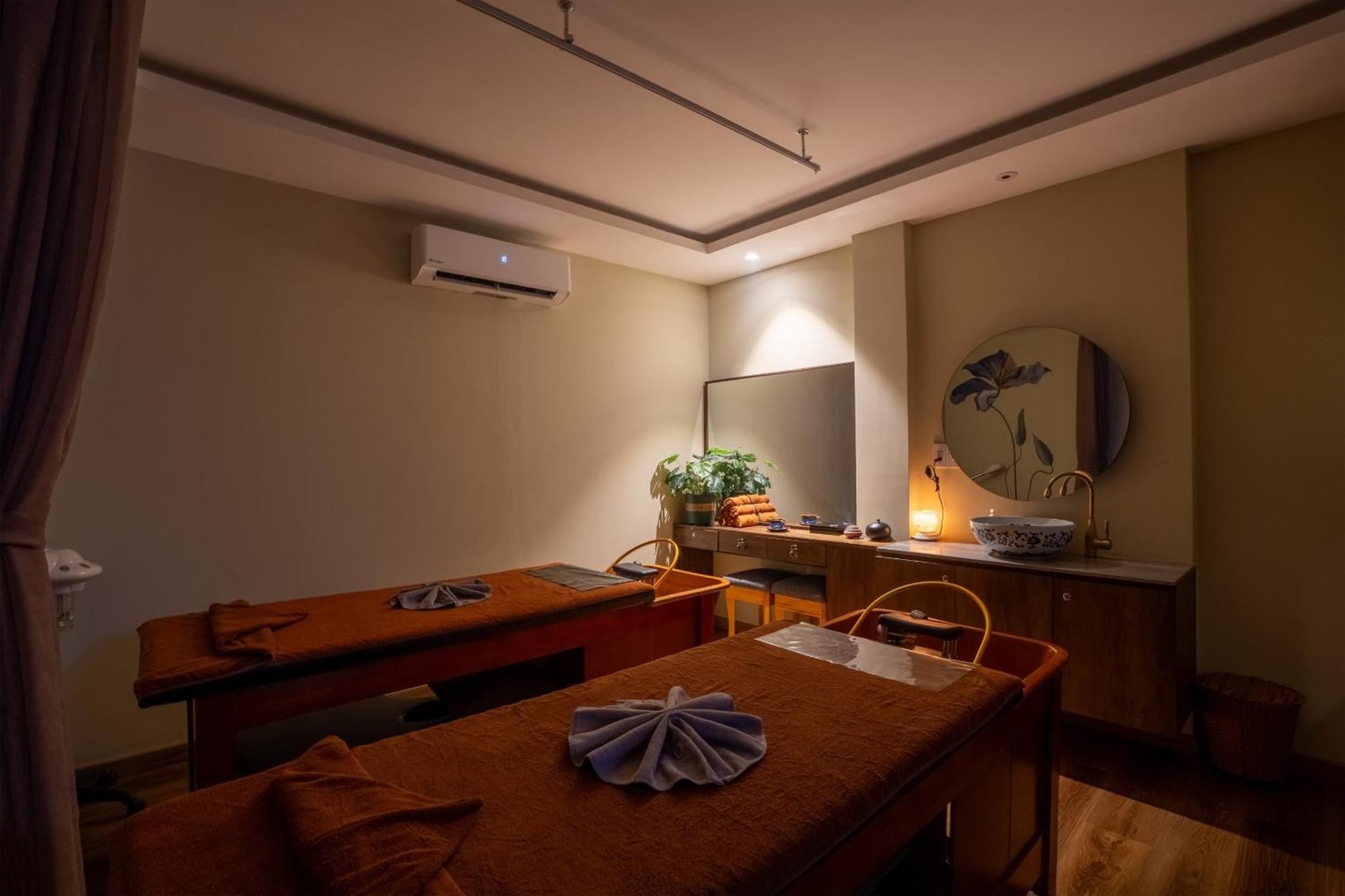 Alagon Saigon & Hotel 4*