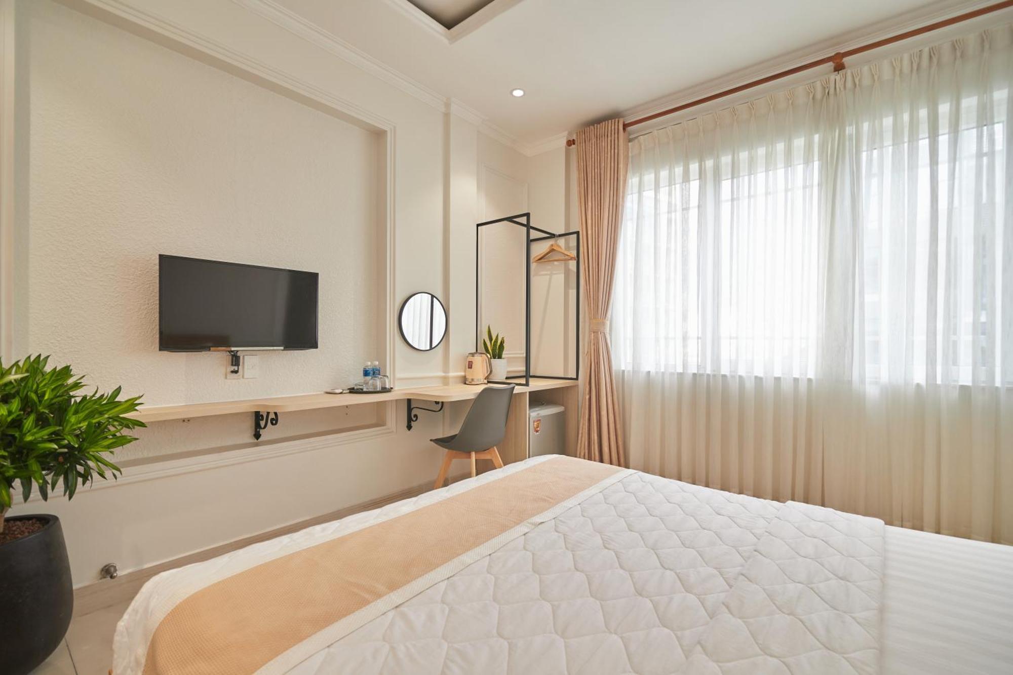 Bin Bin 10 - Mimosa Near Tan Son Nhat Airport 2*