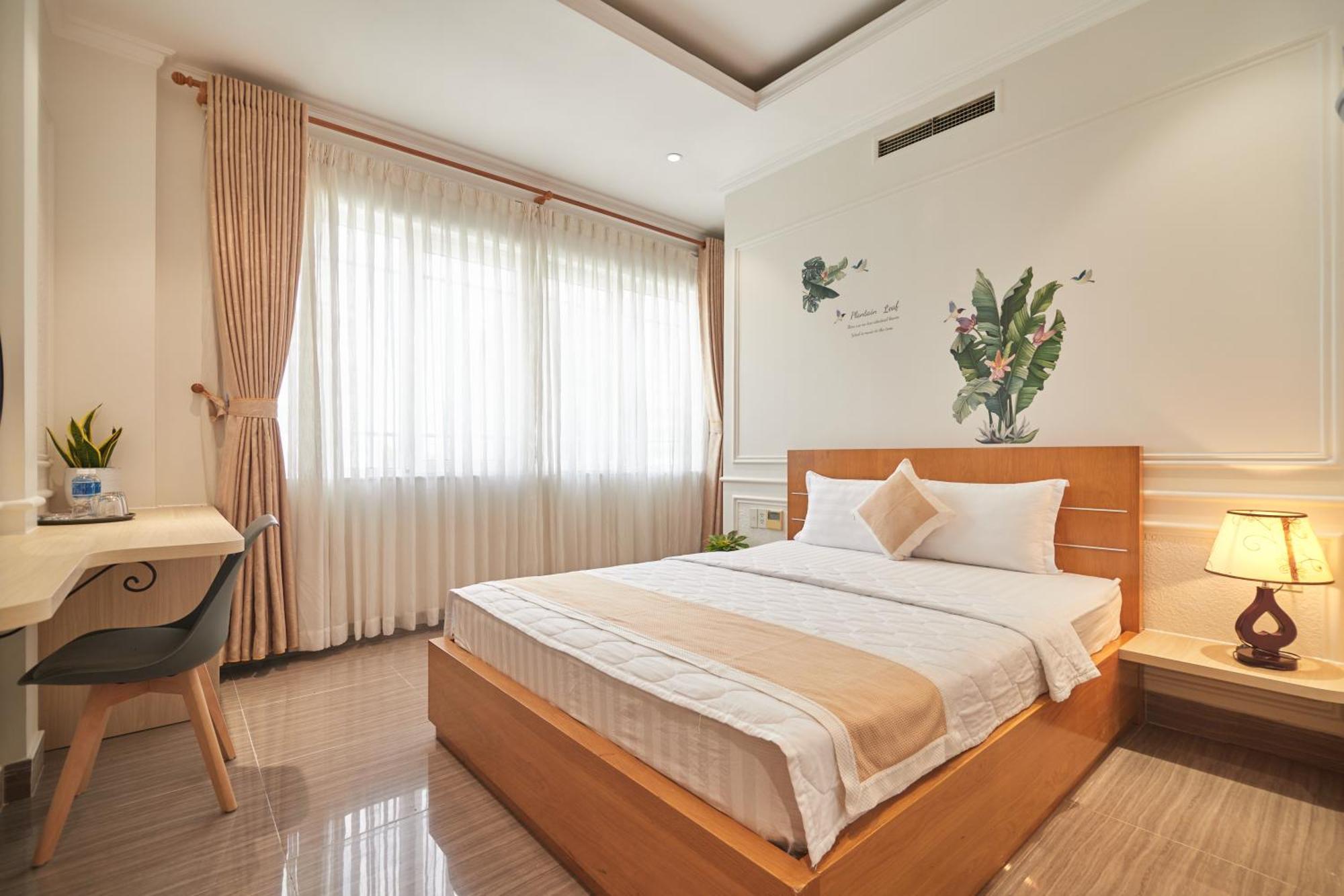 Bin Bin 10 - Mimosa Near Tan Son Nhat Airport Hotel