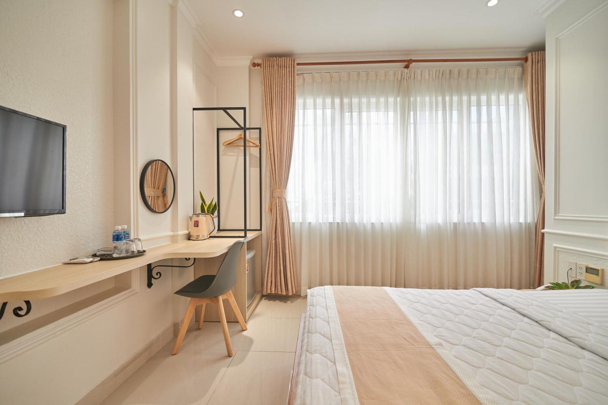 Bin Bin 10 - Mimosa Near Tan Son Nhat Airport 2*