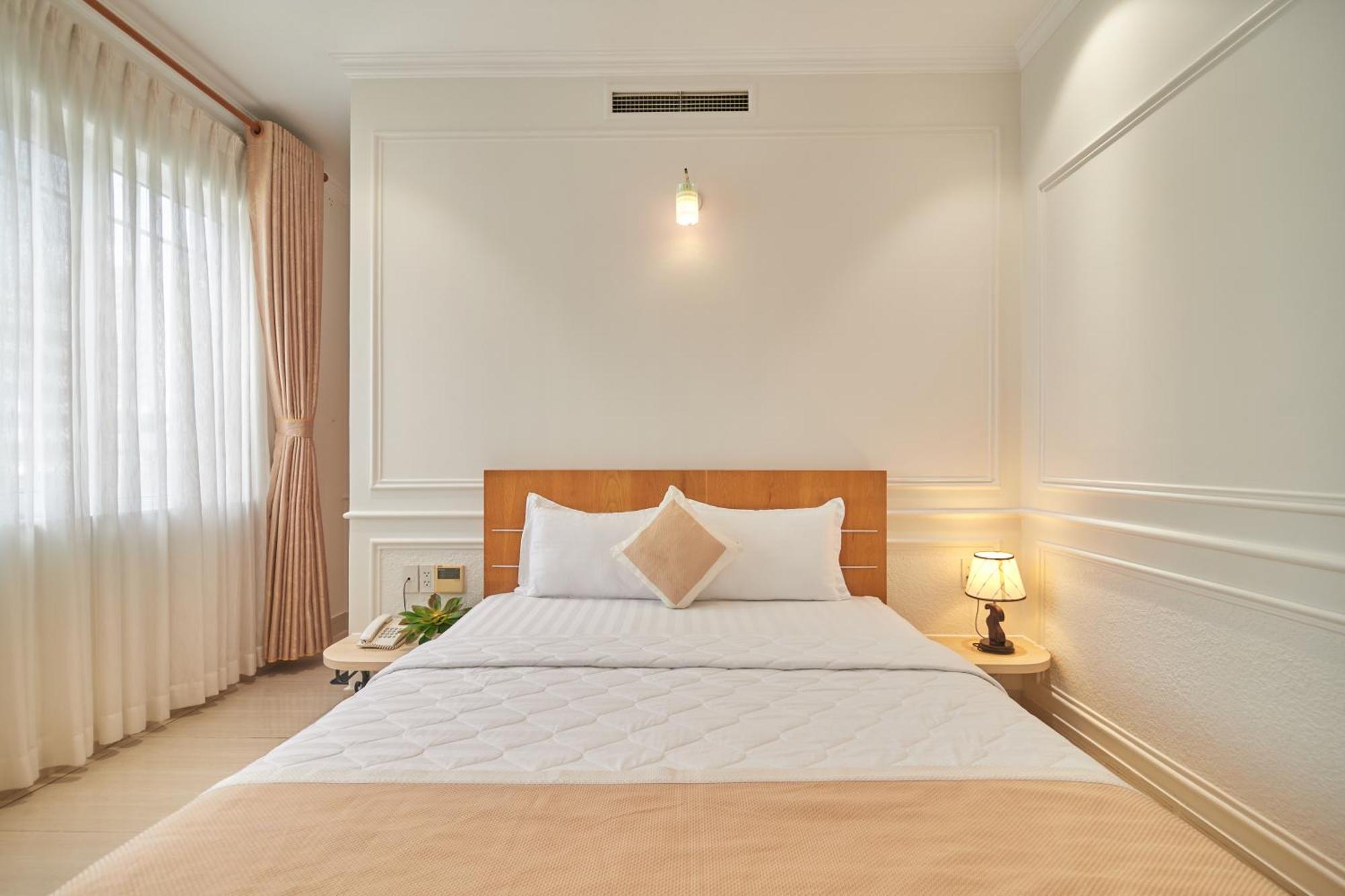 Bin Bin 10 - Mimosa Near Tan Son Nhat Airport 2*
