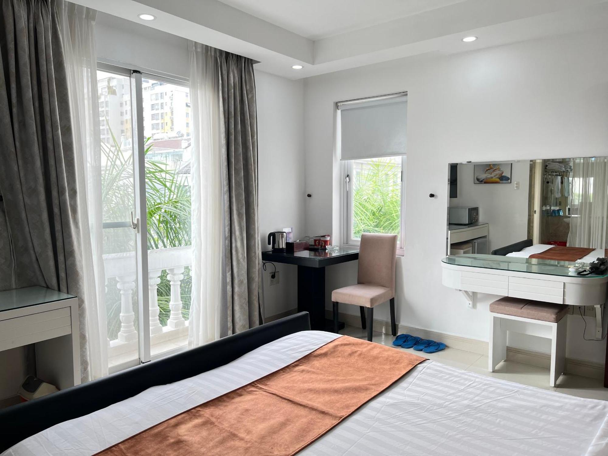 Hotel Paragon Pmh *