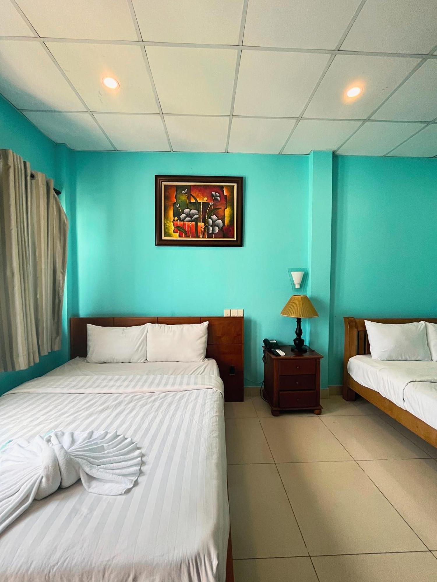 Khách sạn The Alley Saigon 3*