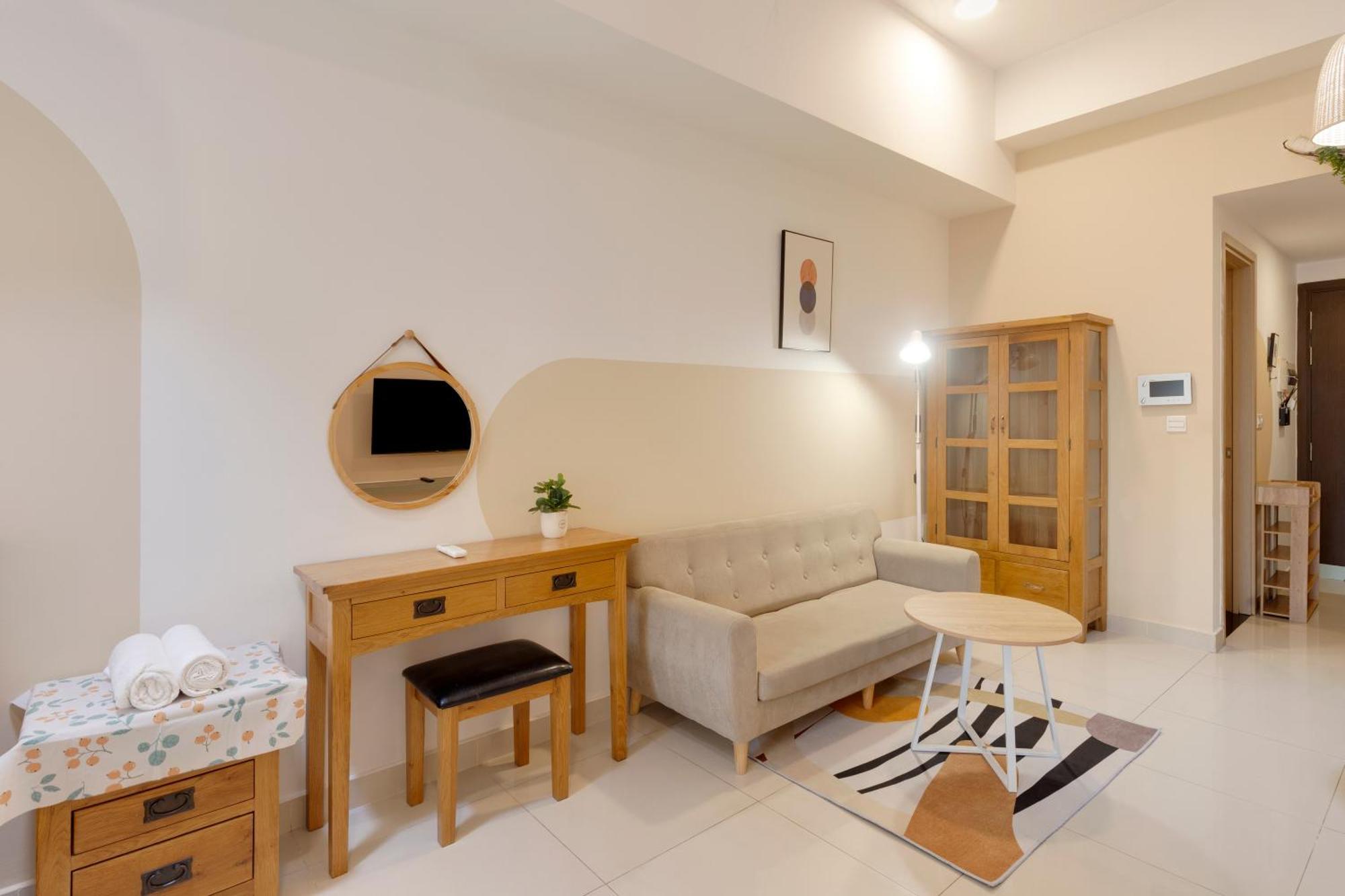Saigon Authentic Apartments: Infinity Pool & Daily Perks * Ho Chi Minh City