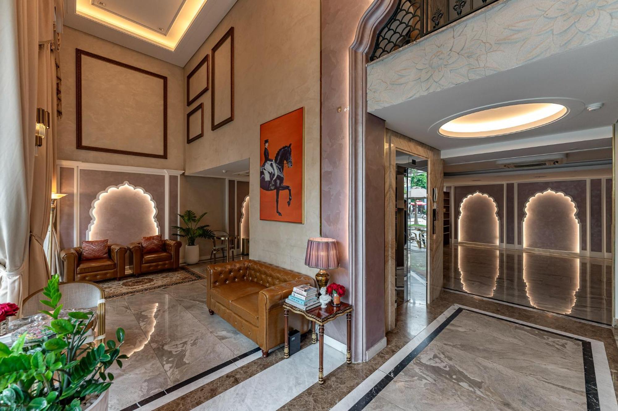 Hotel Golden Tree & 3*