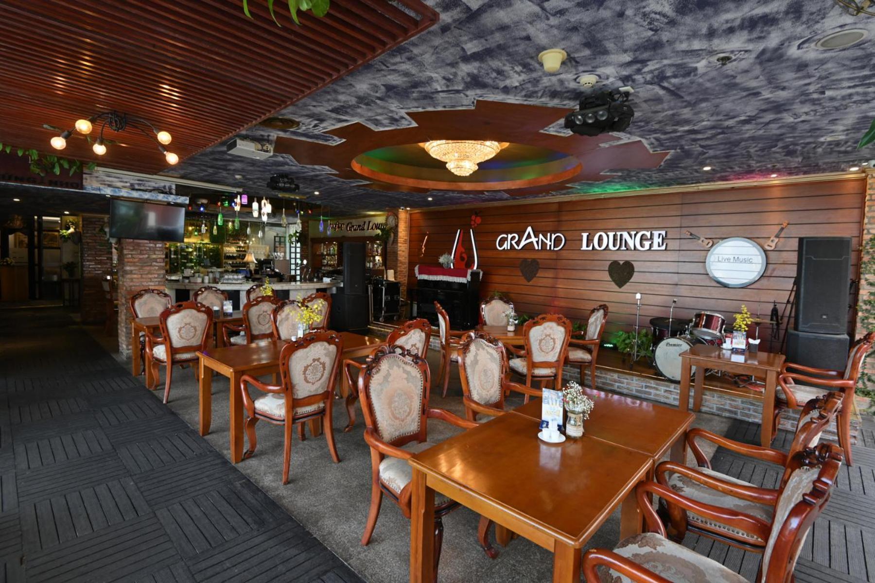 Grand Saigon