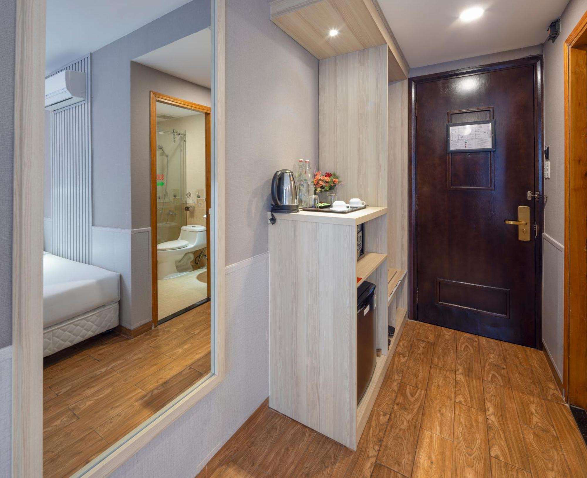 Viet Lotus Saigon Hotel