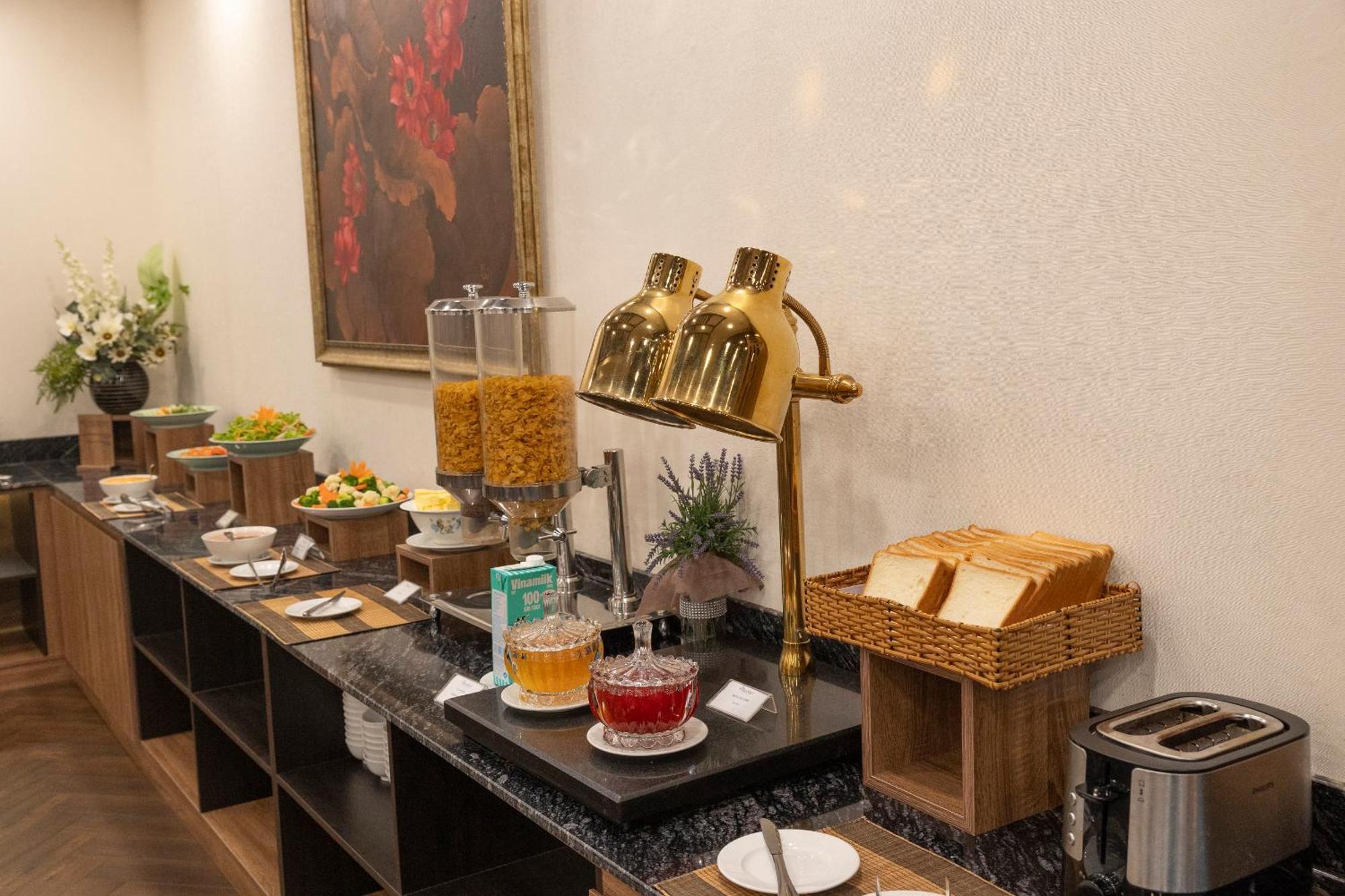 Hotel Viet Lotus Saigon 4*