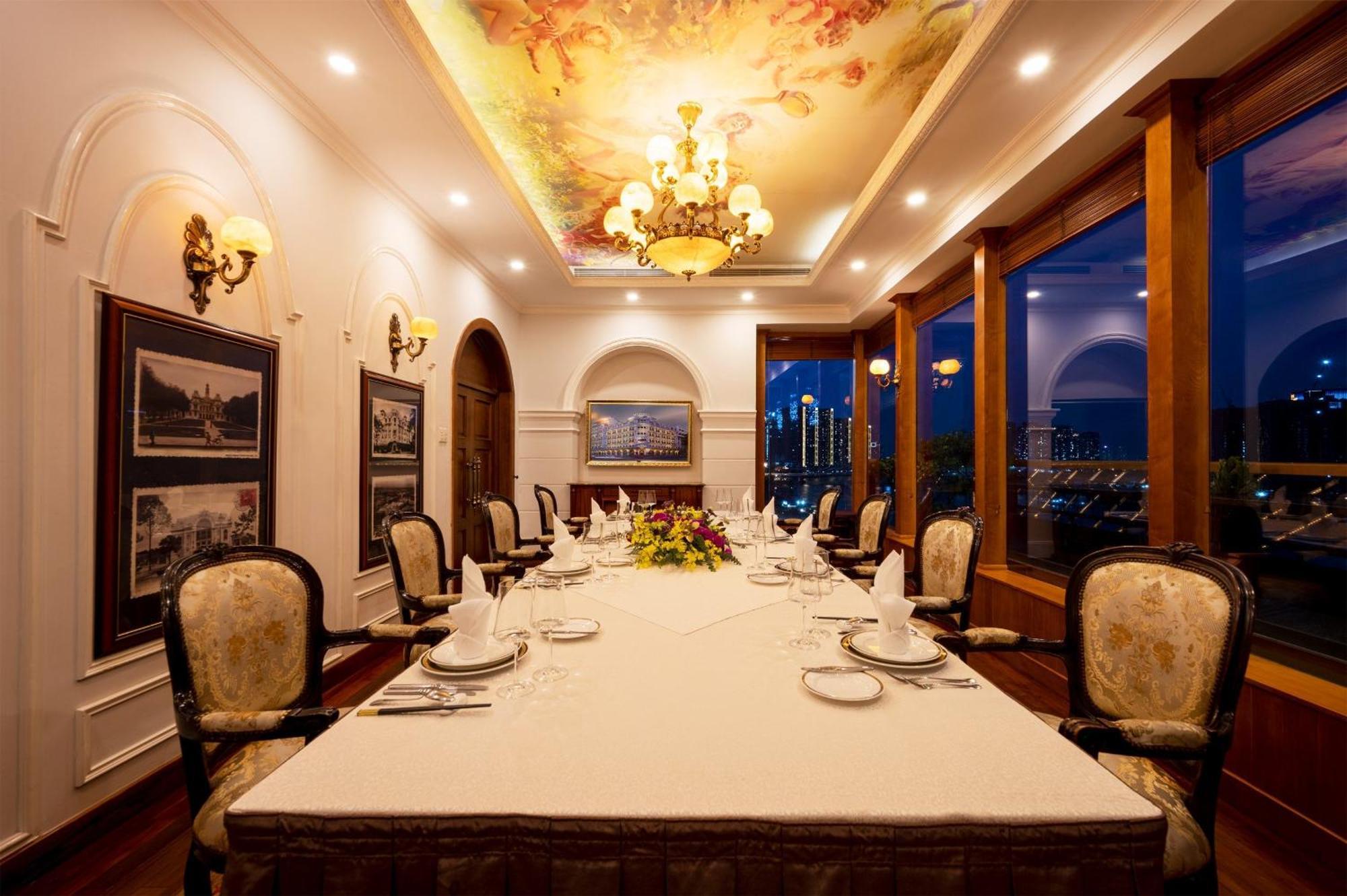 Majestic Saigon Hotel 5*