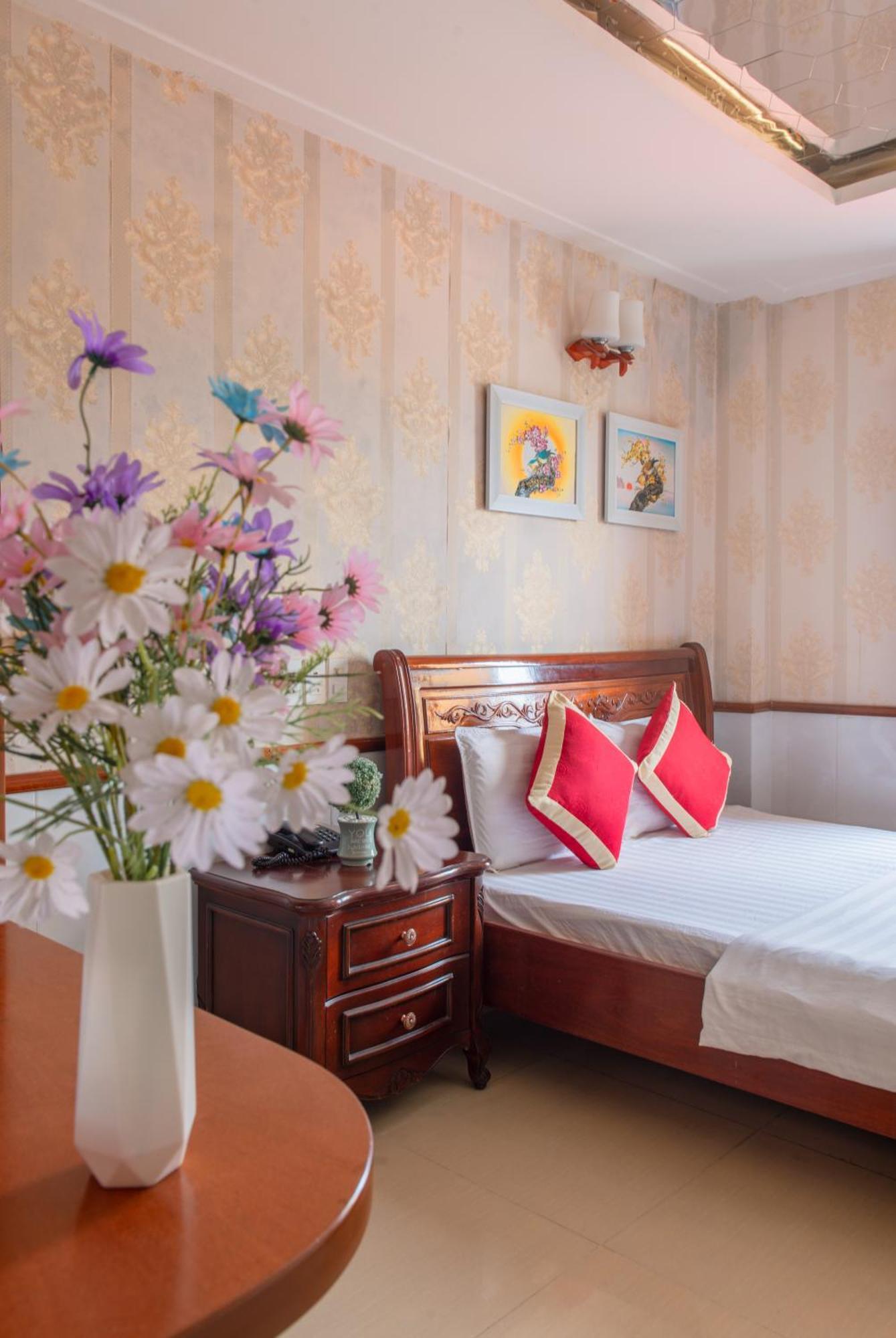 Hotel Nhu Y 2 *