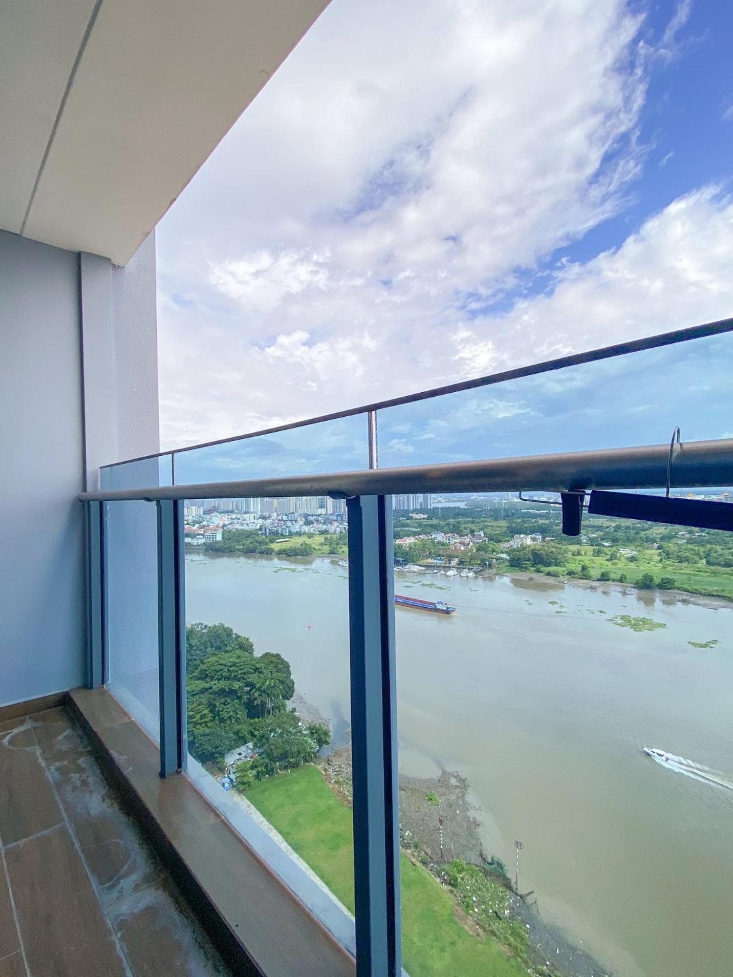 Zeus Living - Cozy 3 Bedroom In Sunwah Pearl * Ho Chi Minh City