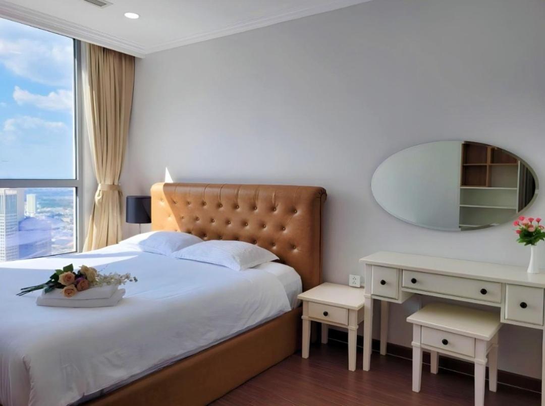 Luxury Vinhomes Central Park Apartment