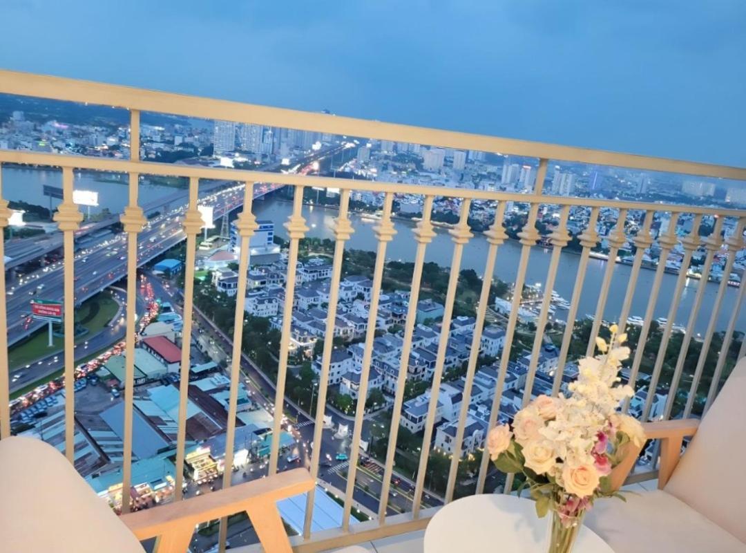 Luxury Vinhomes Central Park Apartment
