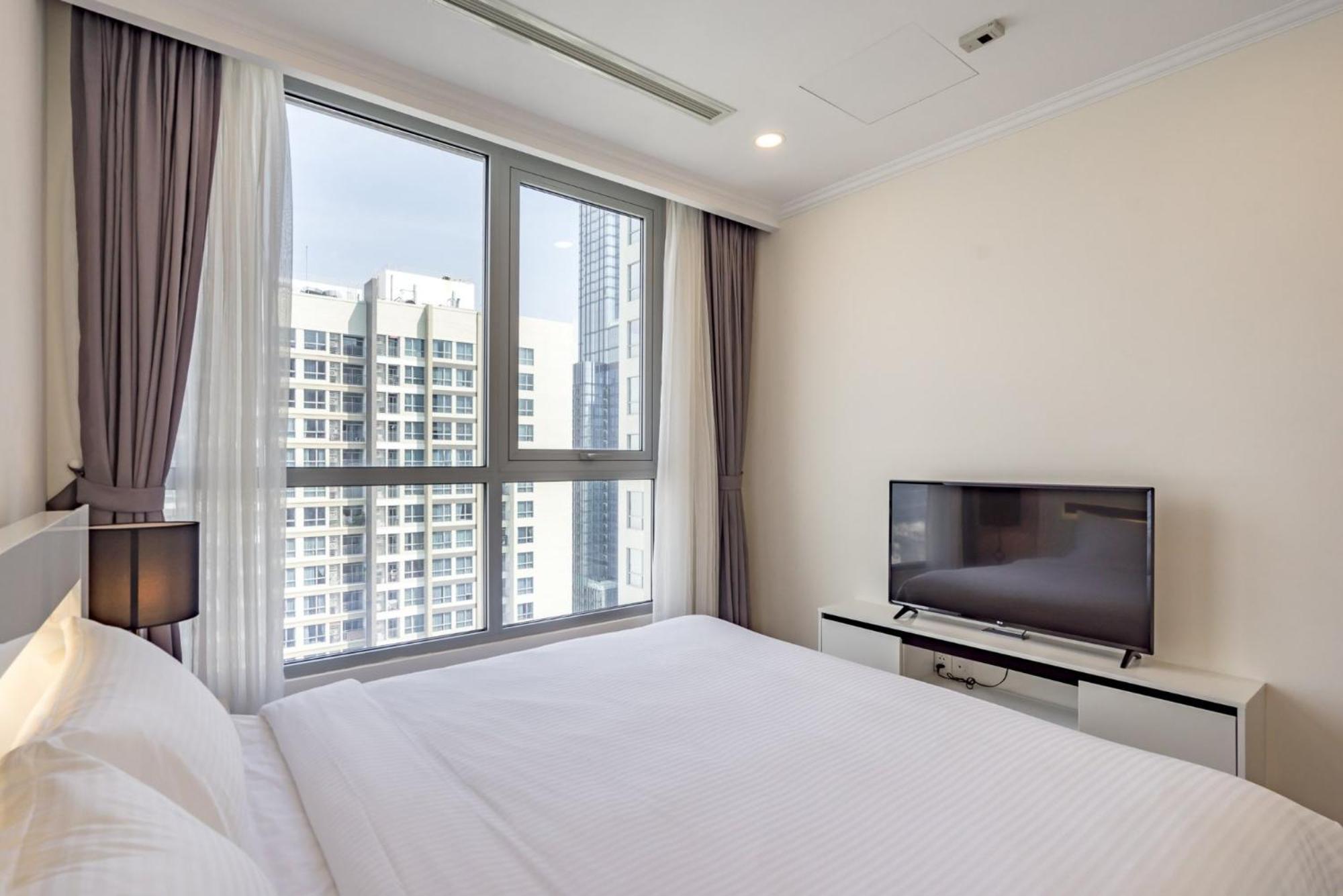 Vinhomes Central Park Luxury 1,2,3,4 Bedroom, Landmark 81 Area Apartment Ho Chi Minh City