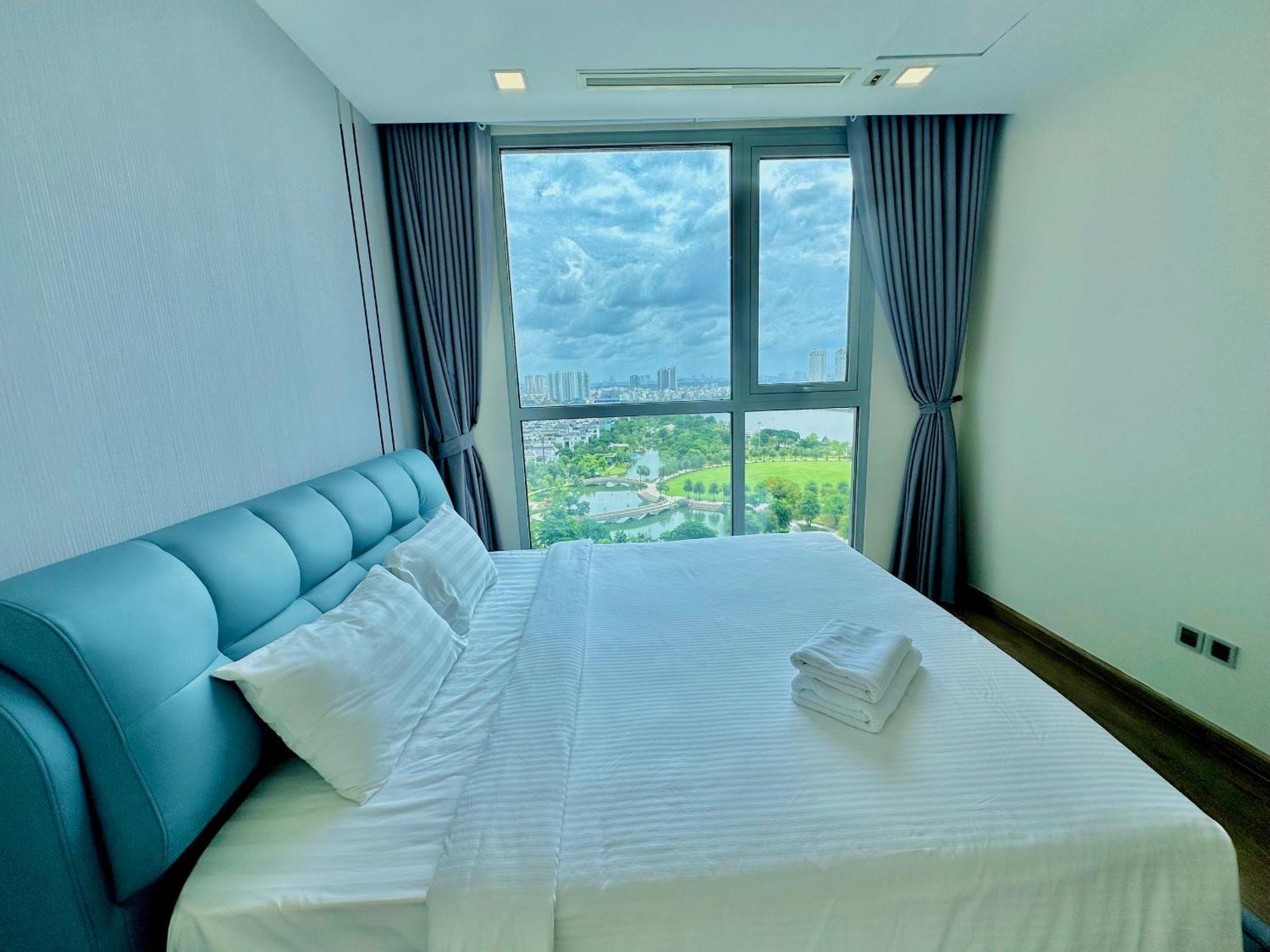 Vinhomes Central Park Luxury 1,2,3,4 Bedroom, Landmark 81 Area Apartment *