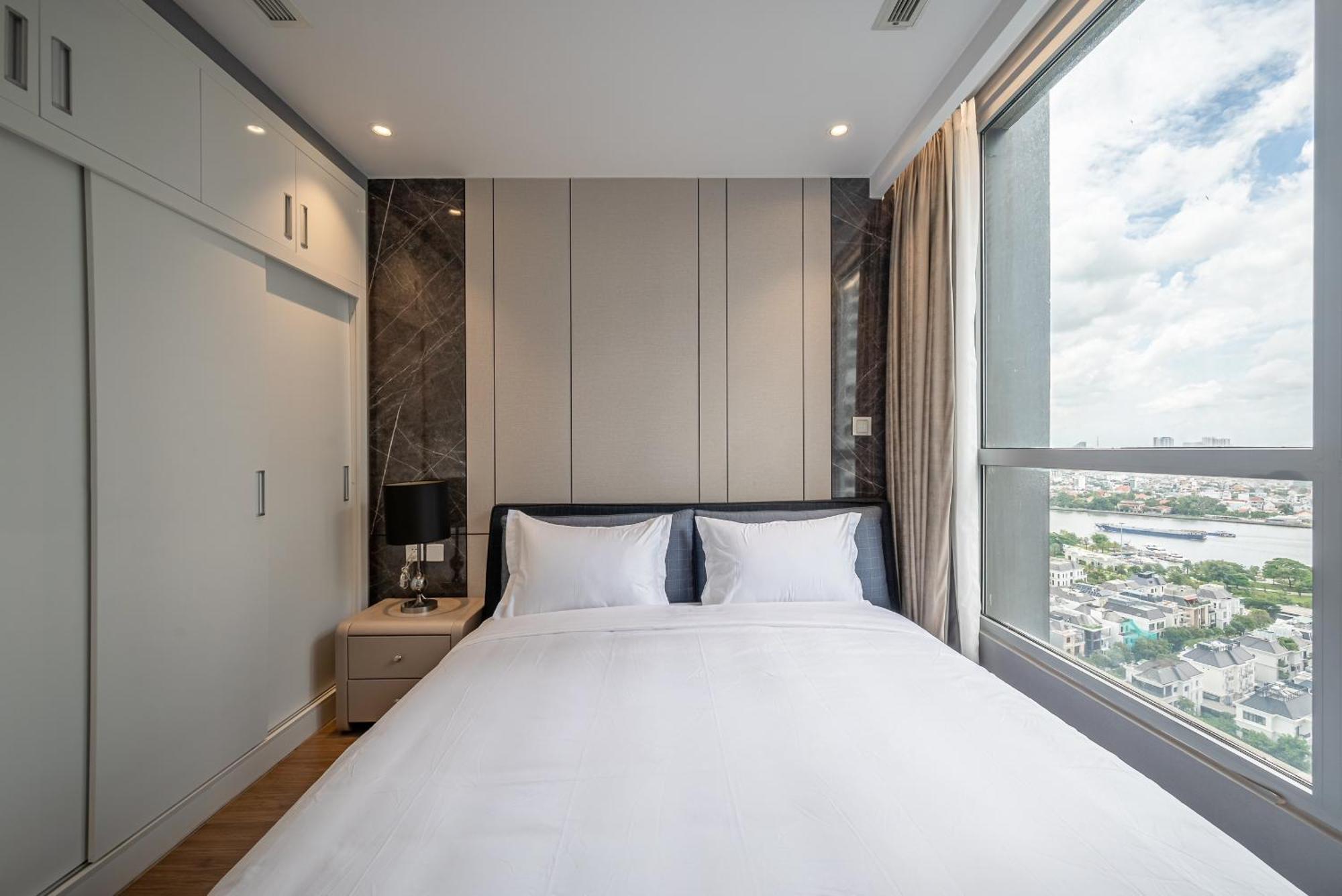 Vinhomes Central Park Luxury 1,2,3,4 Bedroom, Landmark 81 Area Apartment Ho Chi Minh City