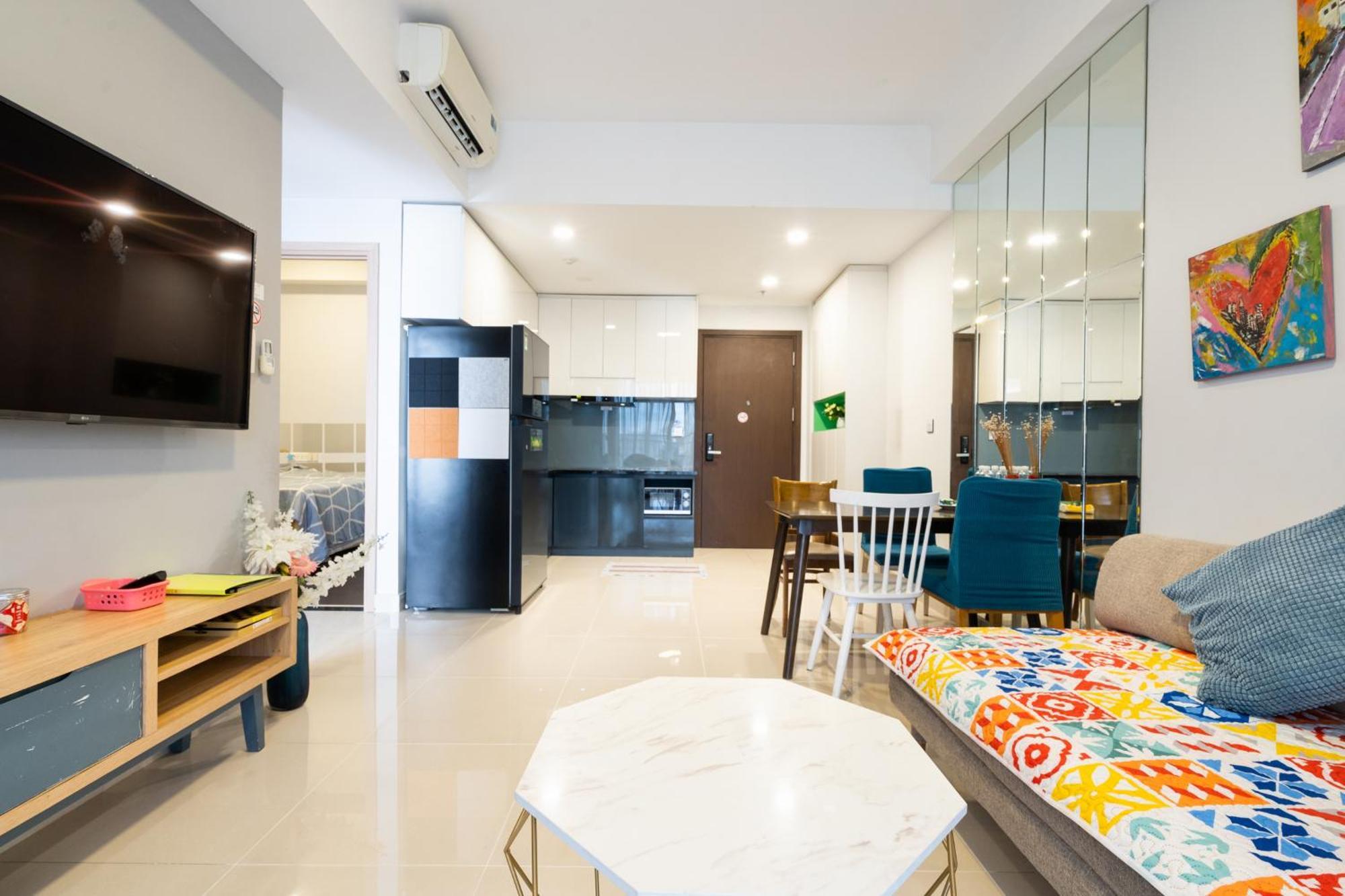 Tan Son Nhat Airport Sweet 2 Bedroom 1 Wc Apartment-free Gym , Sky Pool ,bbq ,garden Apartment *