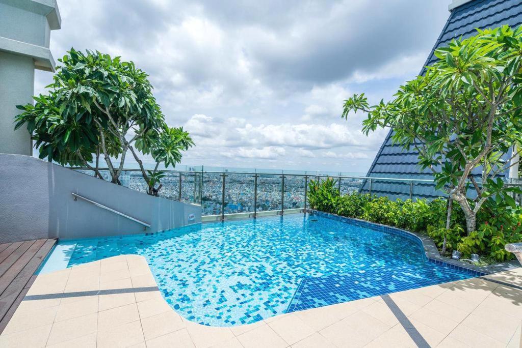 Linda Apartment-icon56-district4-3mins To Center Dtrc1- Infinity Pool- Awesome Rooftop Apartment Ho Chi Minh City