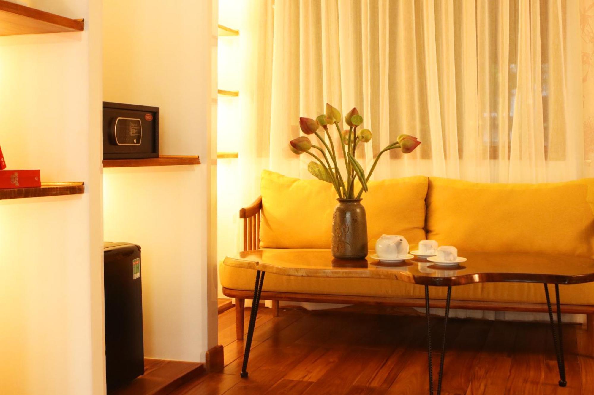 Duc Vuong Saigon - Bui Vien 3*