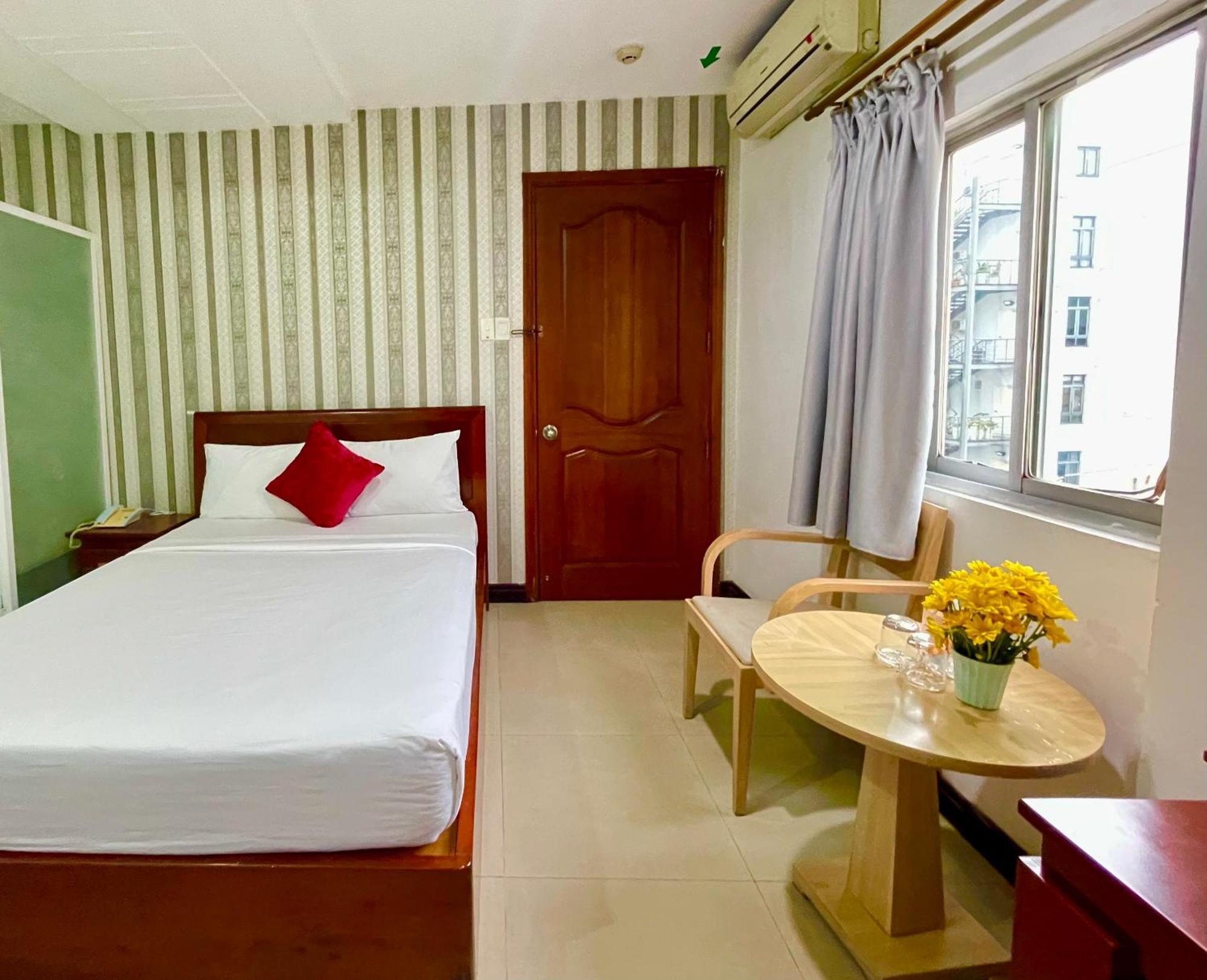 Gold Hotel, Saigon Hotel