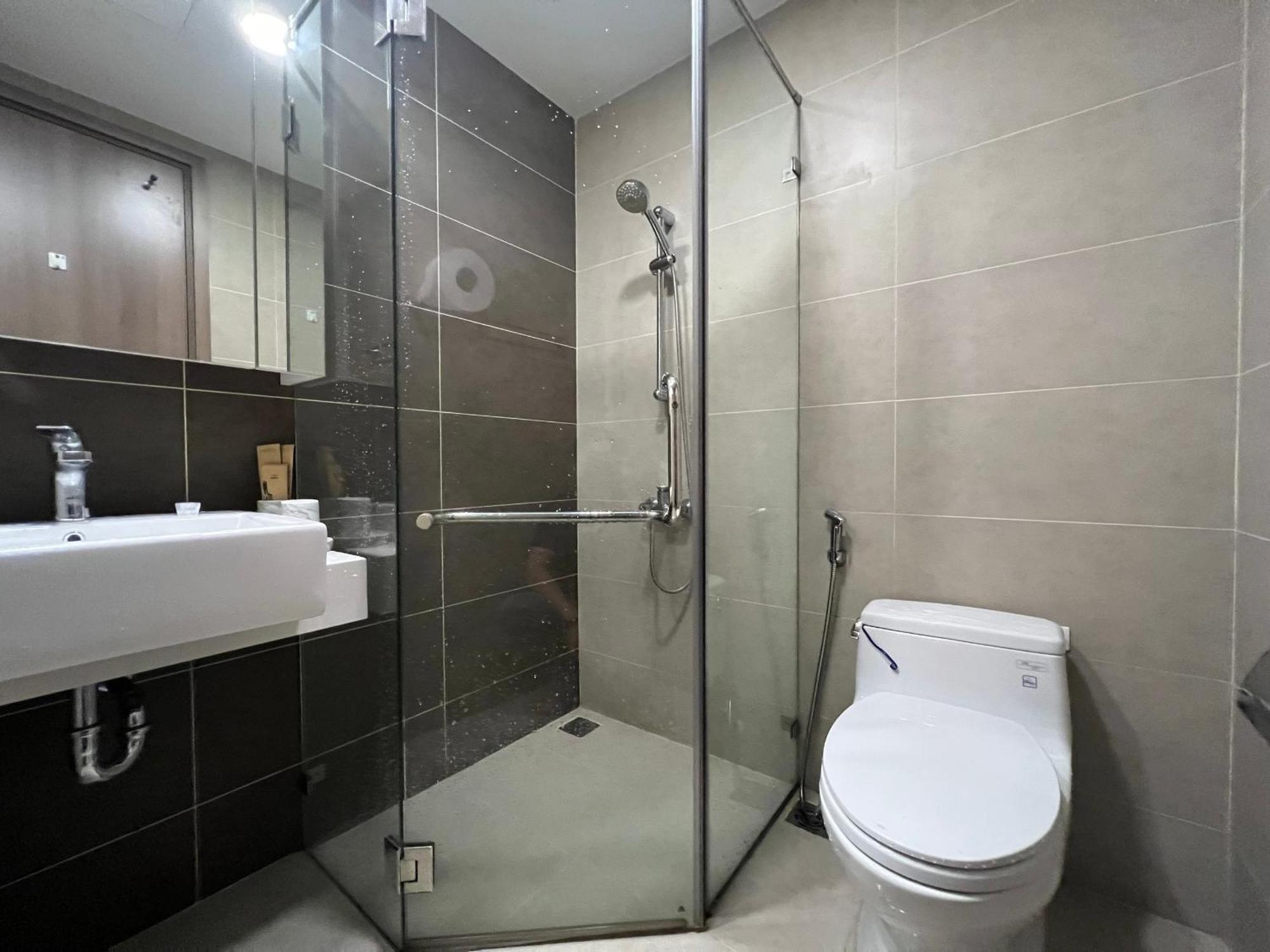 Icon 56 Building X 8pax, Saigon, Nr District 1, Quan 4, Thanh Pho Ho Chi Minh, Vietnam *