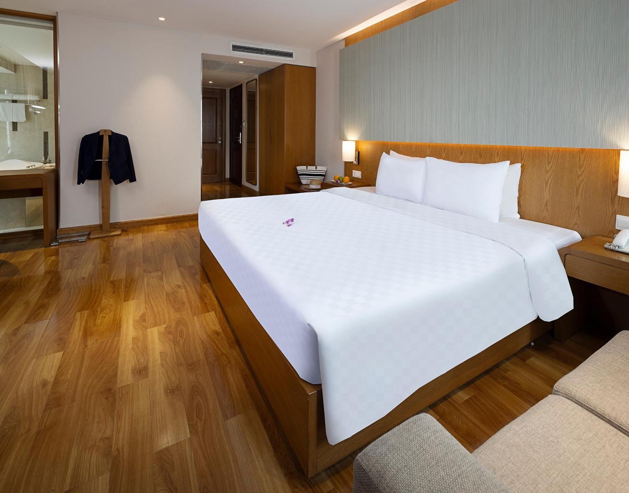 Hotel Harmony Saigon &