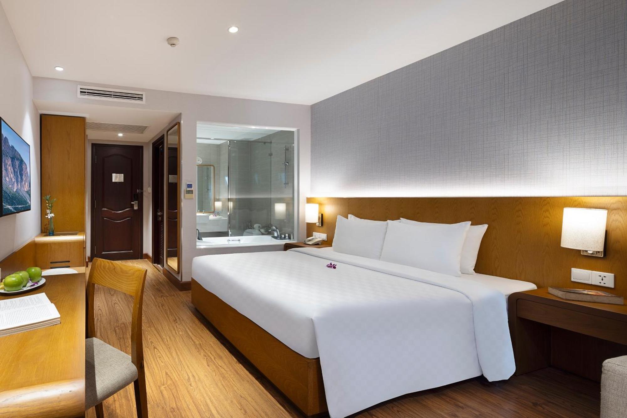 Harmony Saigon & 4*