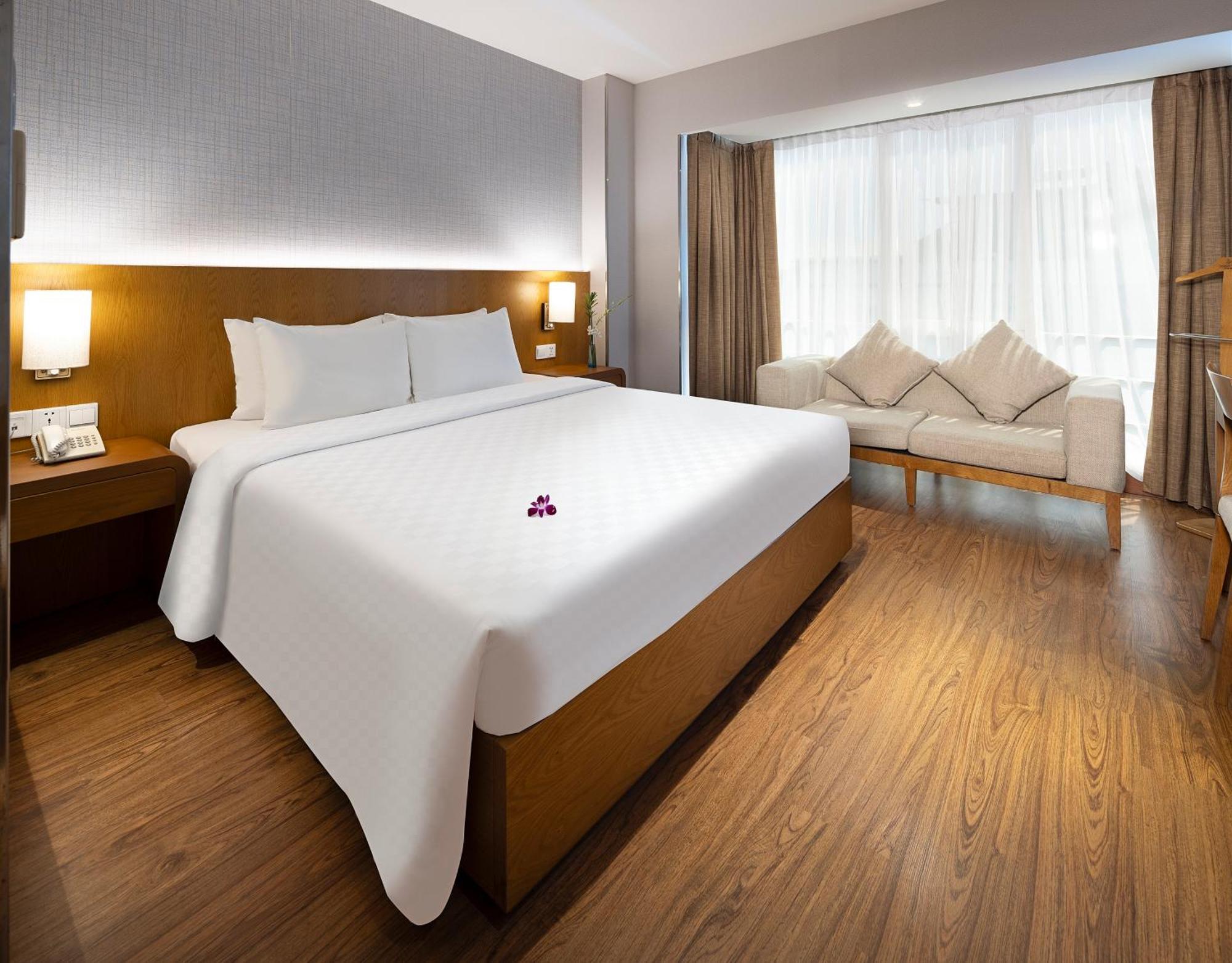 Hotel Harmony Saigon &