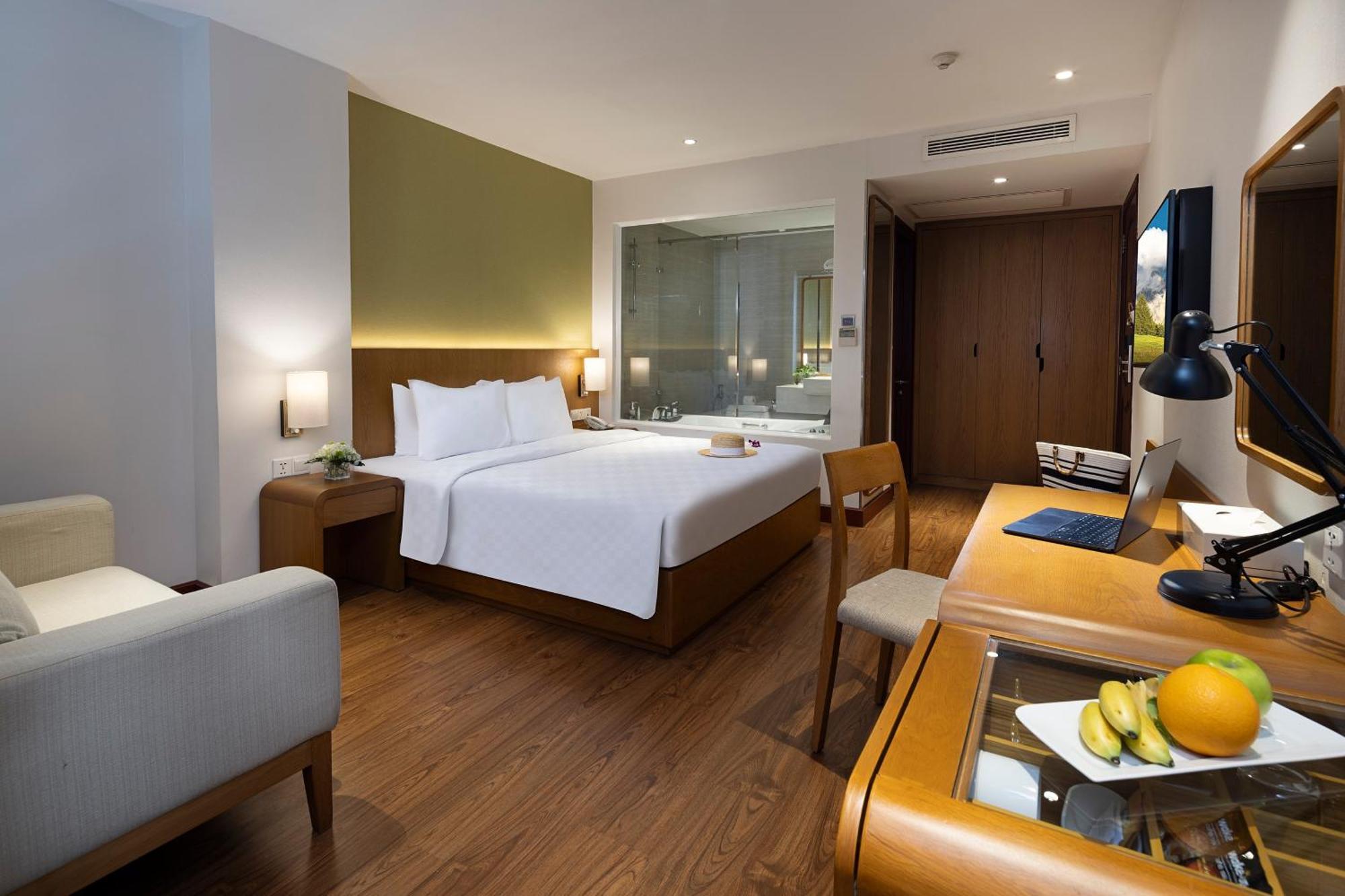 Harmony Saigon & 4*