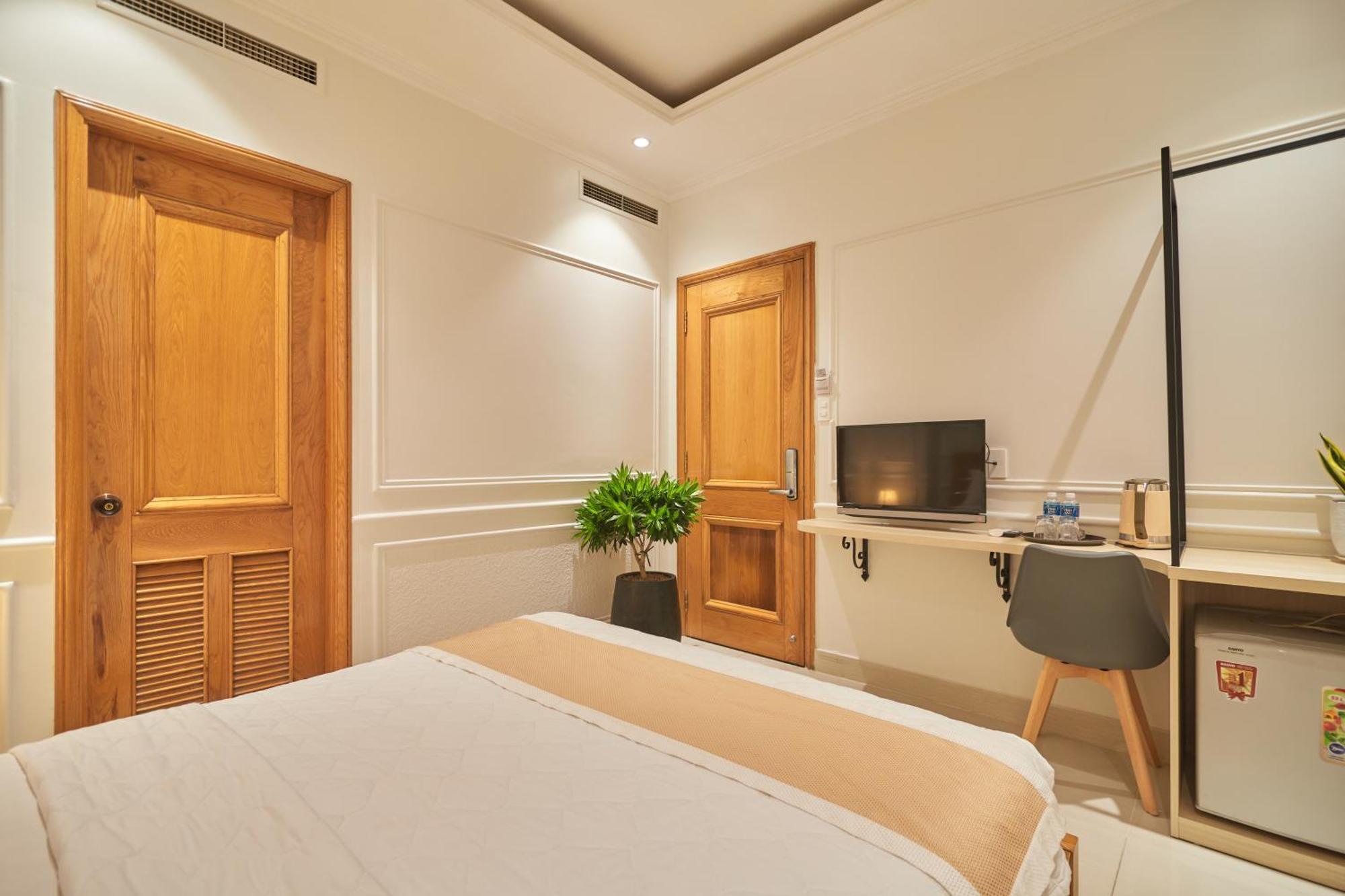 Hotel Bin Bin 10 - Mimosa Near Tan Son Nhat Airport