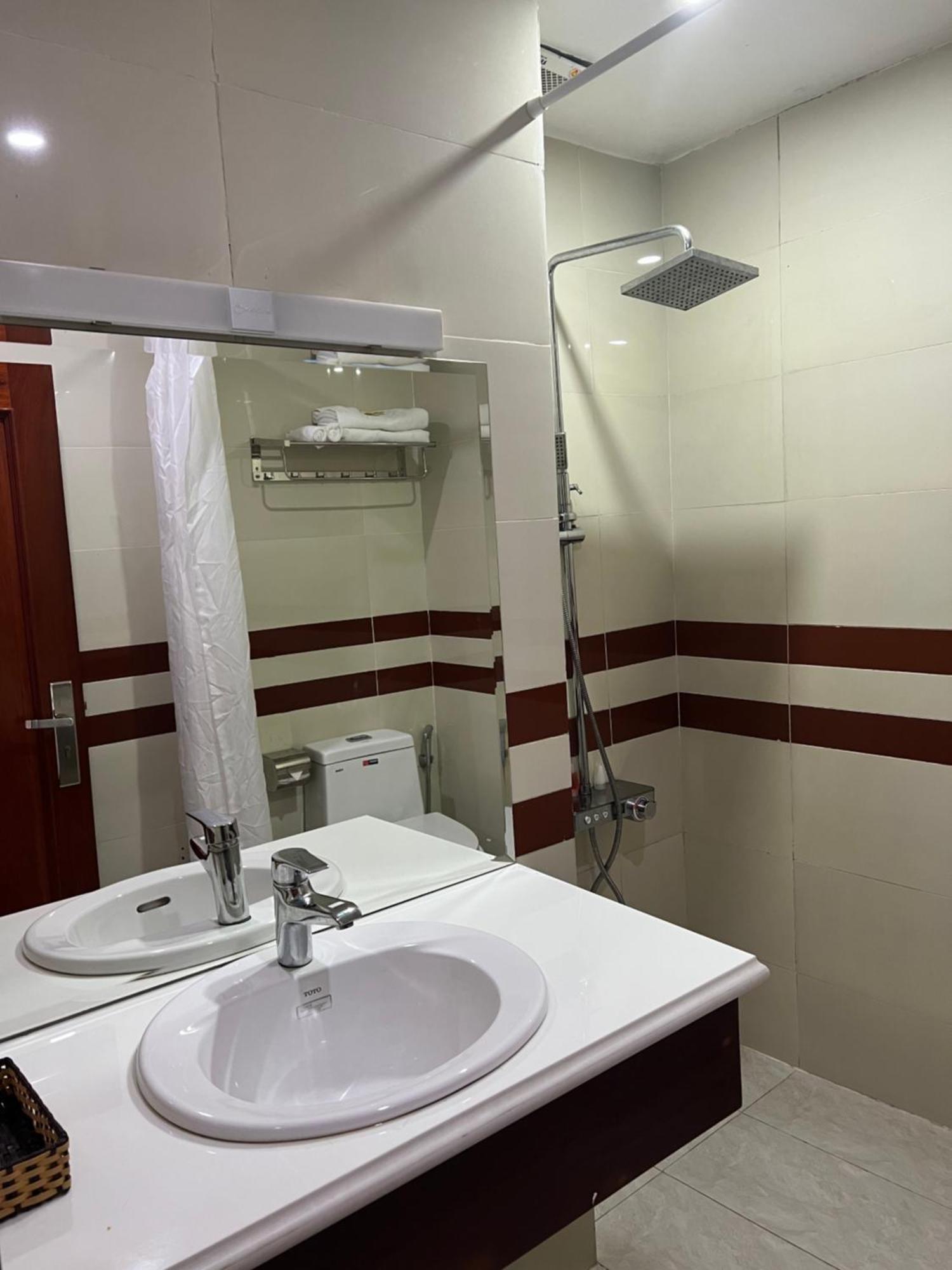 Hotel Thanh Vinh & 4*