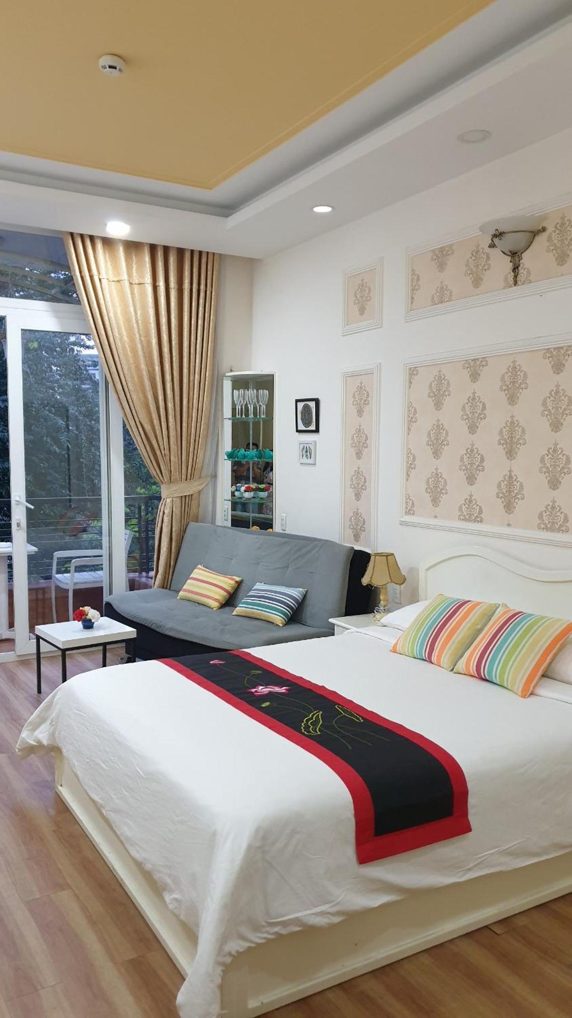 Khách sạn Chez Lotus Vn *
